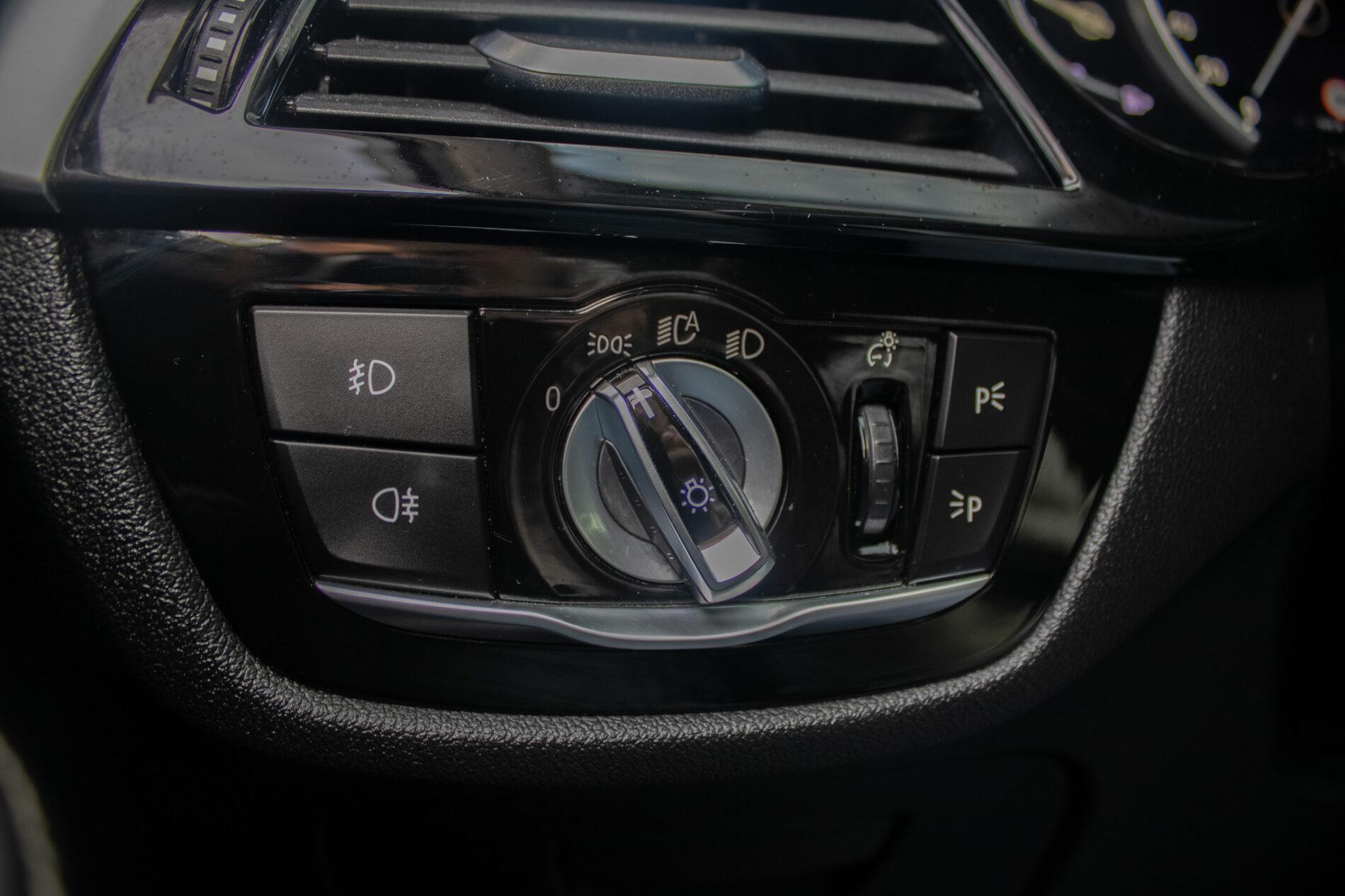 2017 BMW 530d, sivá kombi, 284 000 km