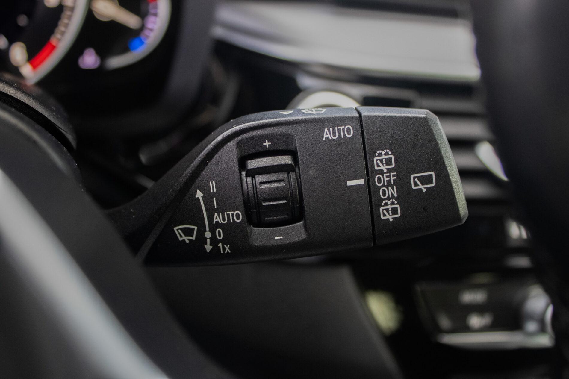 2017 BMW 530d, sivá kombi, 284 000 km