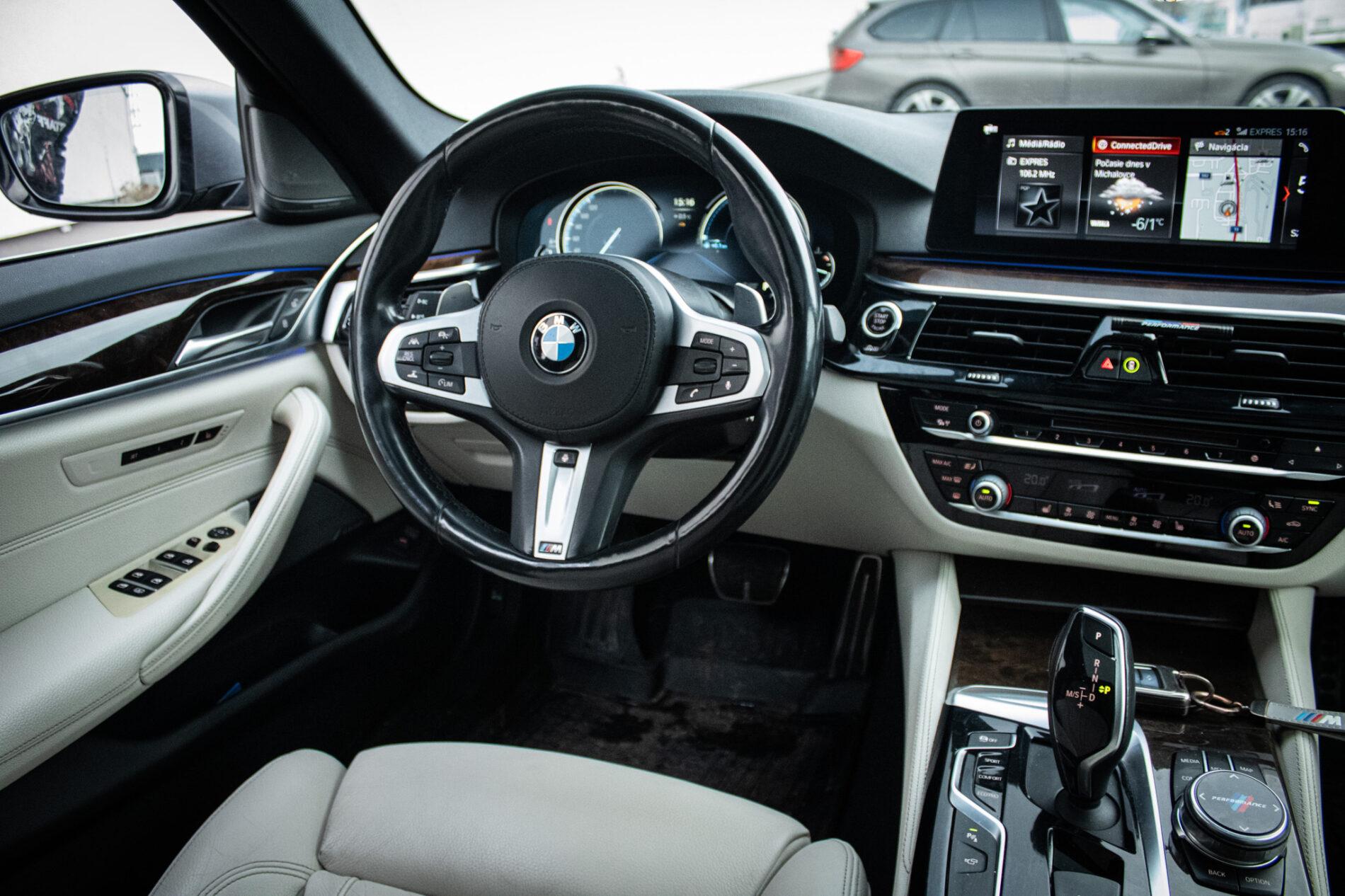 2017 BMW 540d, sivá sedan, 182 573 km