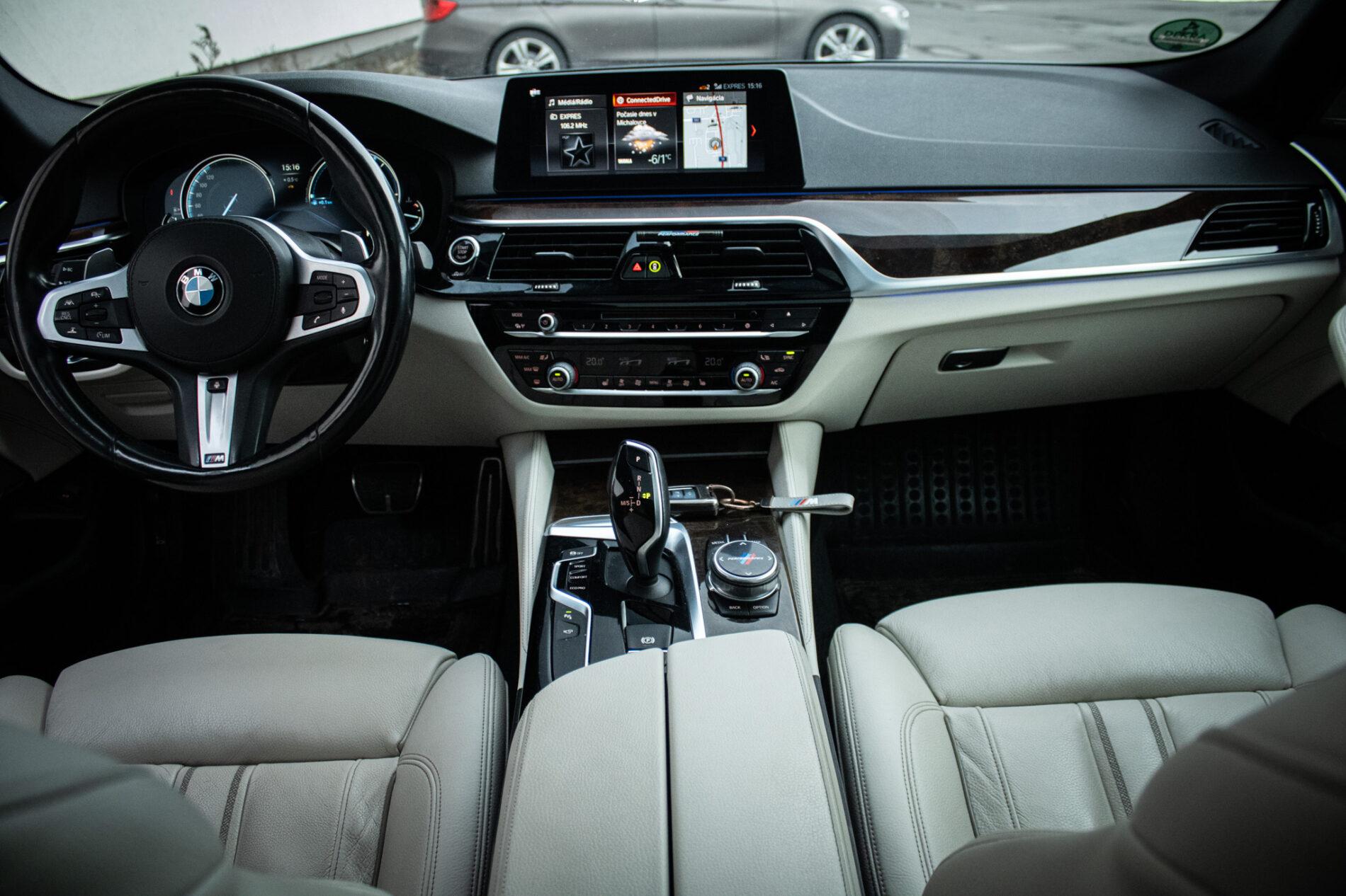 2017 BMW 540d, sivá sedan, 182 573 km