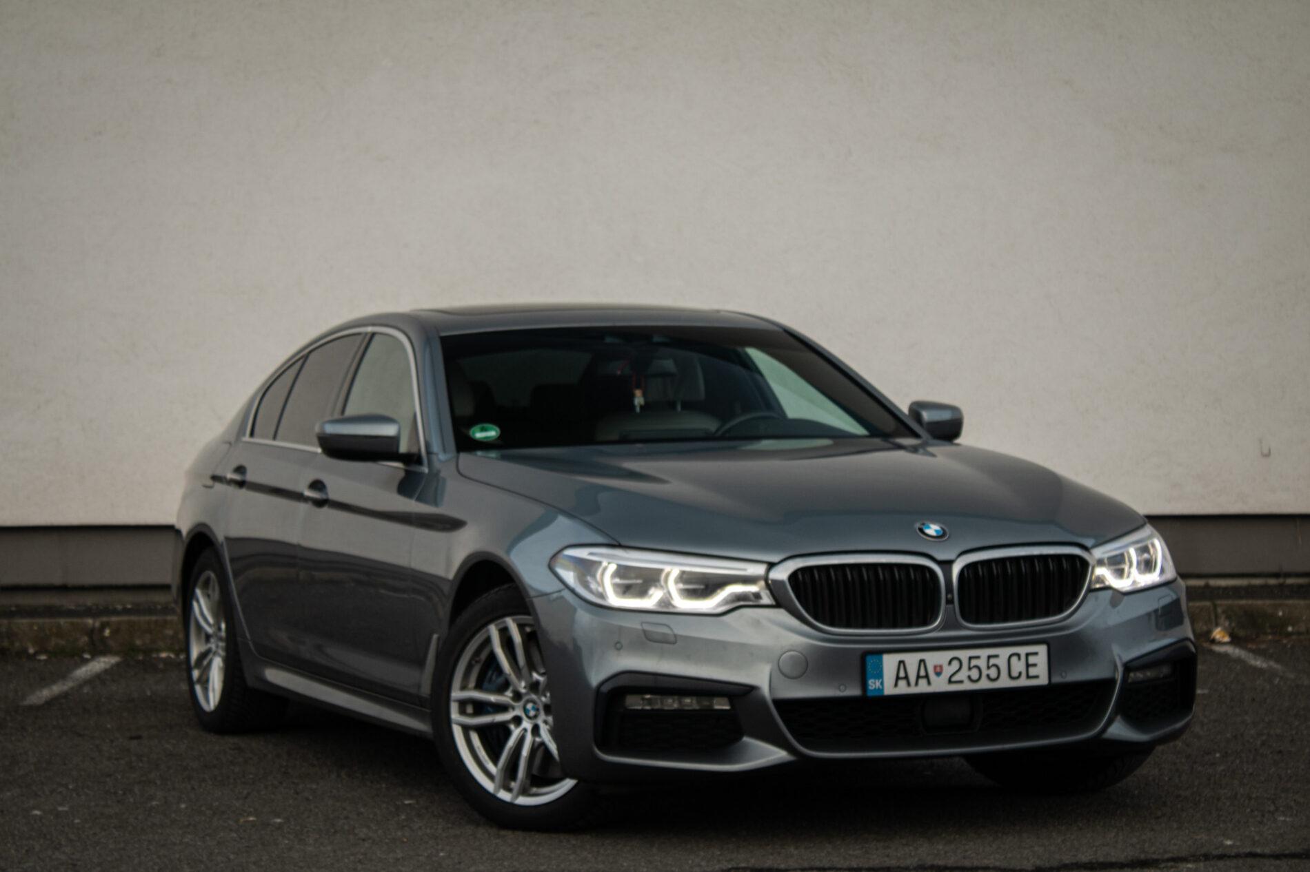 2017 BMW 540d, sivá sedan, 182 573 km