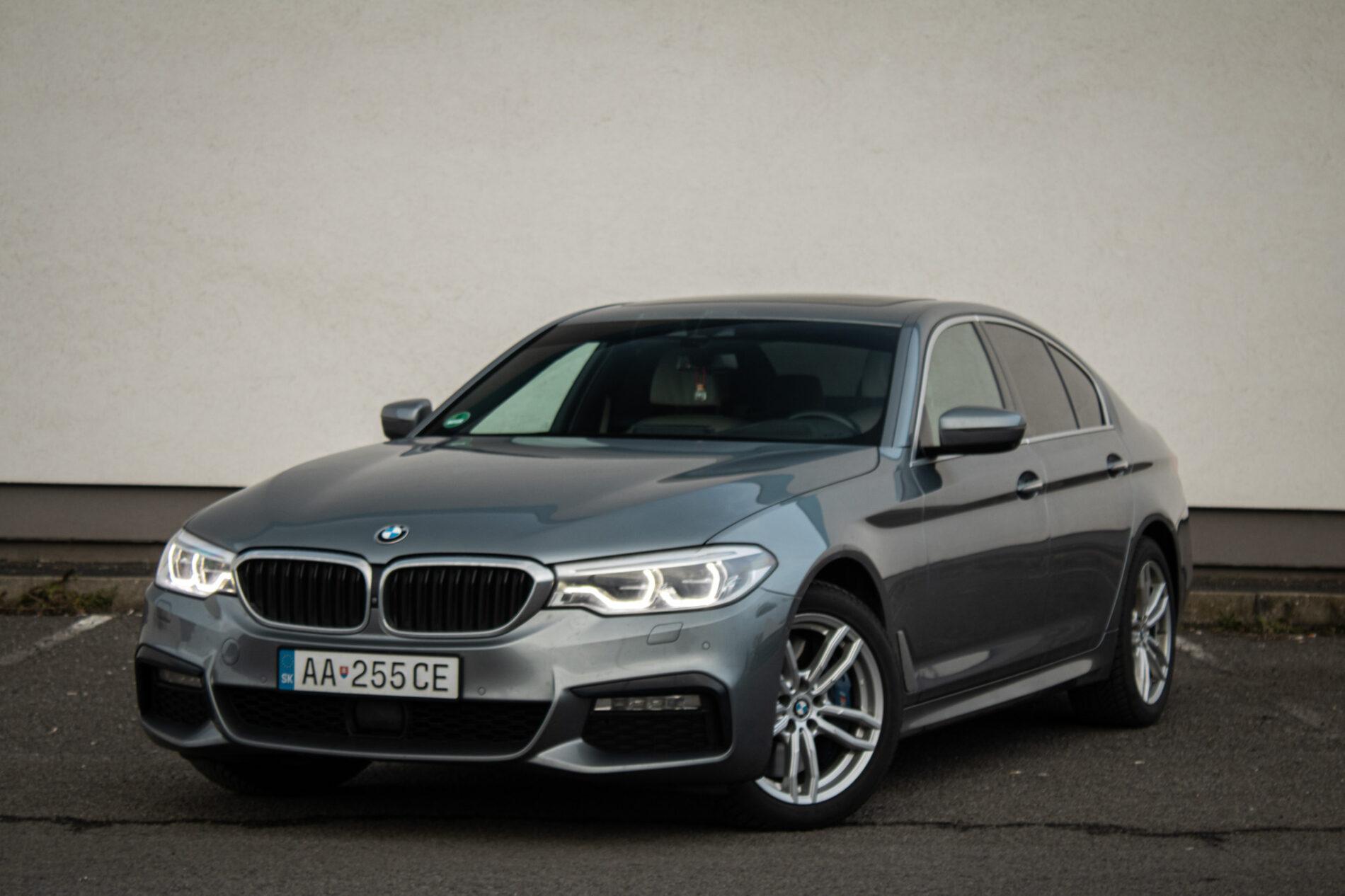 2017 BMW 540d, sivá sedan, 182 573 km