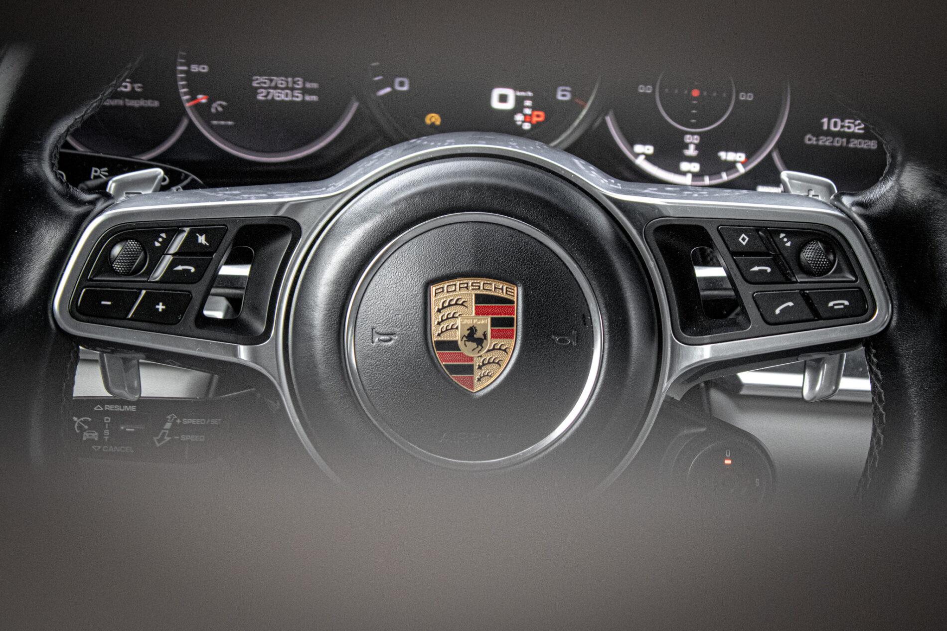 2016 Porsche Panamera 4S Diesel, čierna, 257 613 km