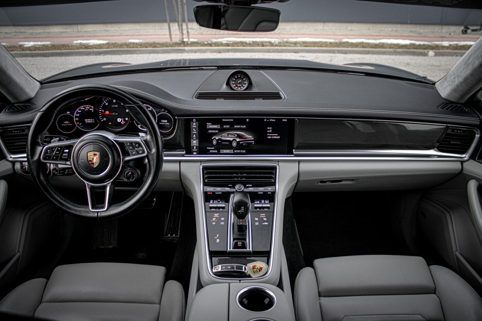 2016 Porsche Panamera 4S Diesel, čierna, 257 613 km