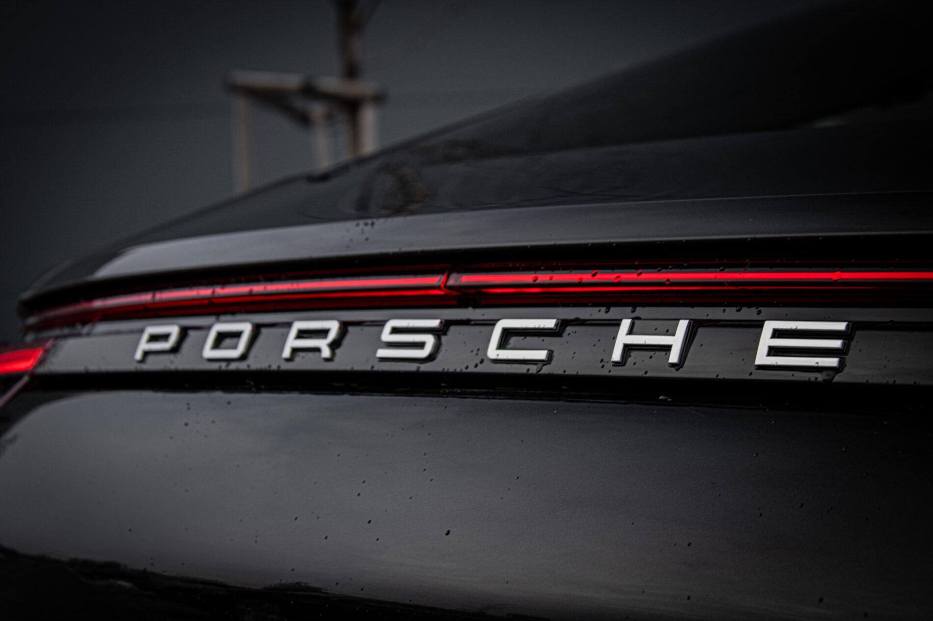 2016 Porsche Panamera 4S Diesel, čierna, 257 613 km