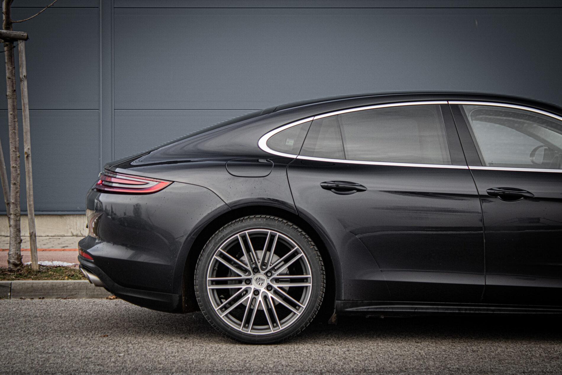 2016 Porsche Panamera 4S Diesel, čierna, 257 613 km