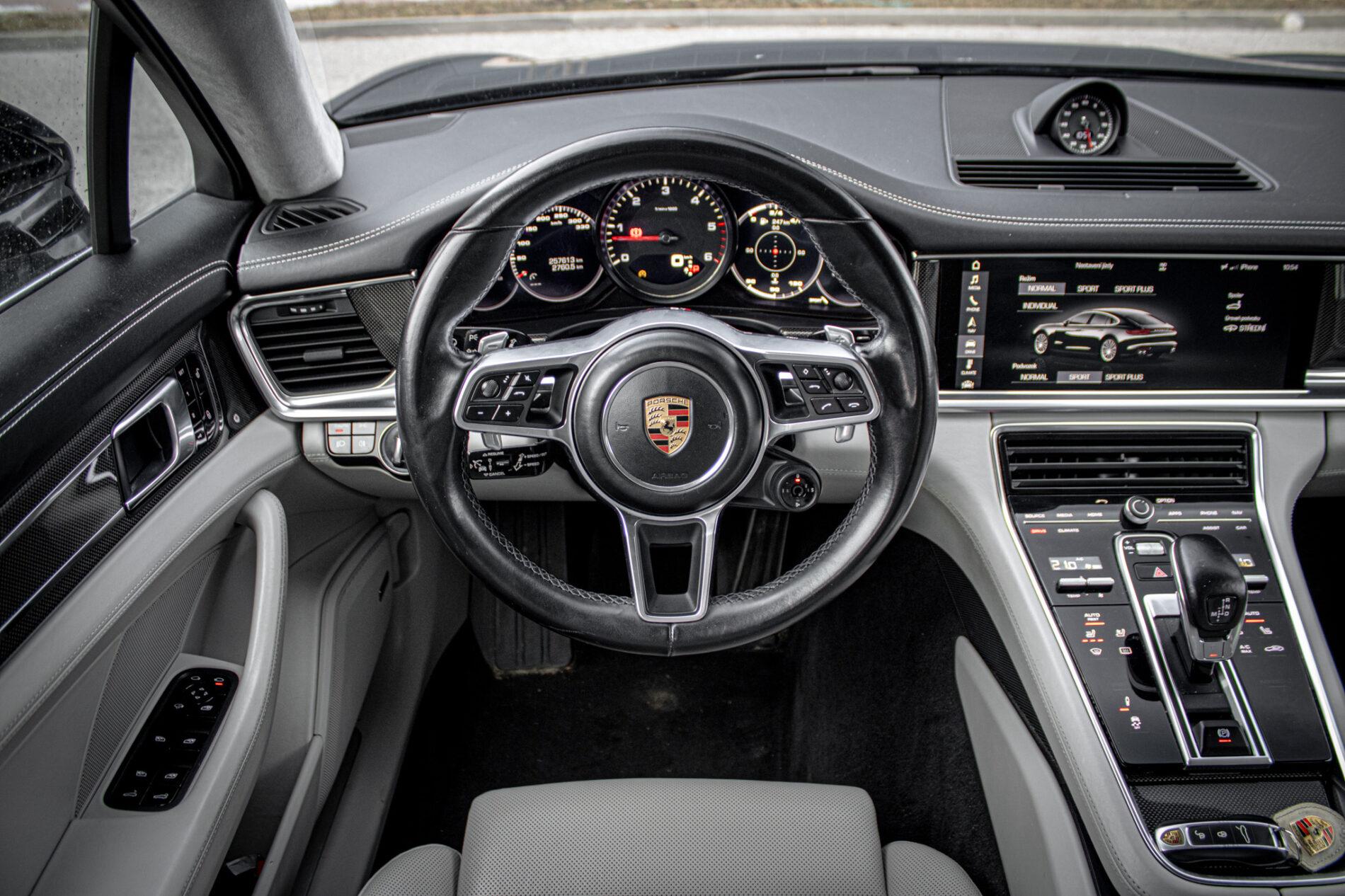 2016 Porsche Panamera 4S Diesel, čierna, 257 613 km