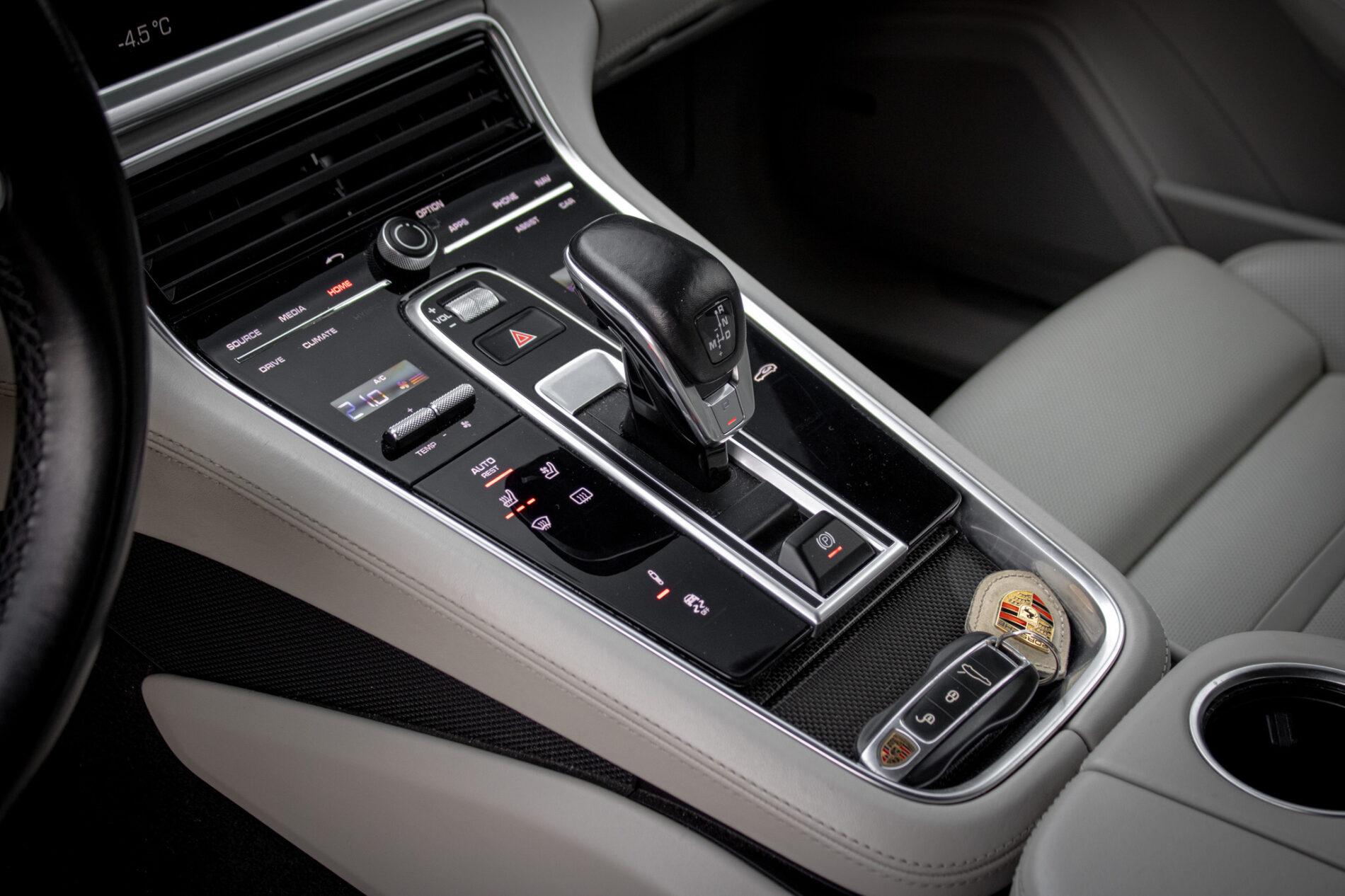 2016 Porsche Panamera 4S Diesel, čierna, 257 613 km