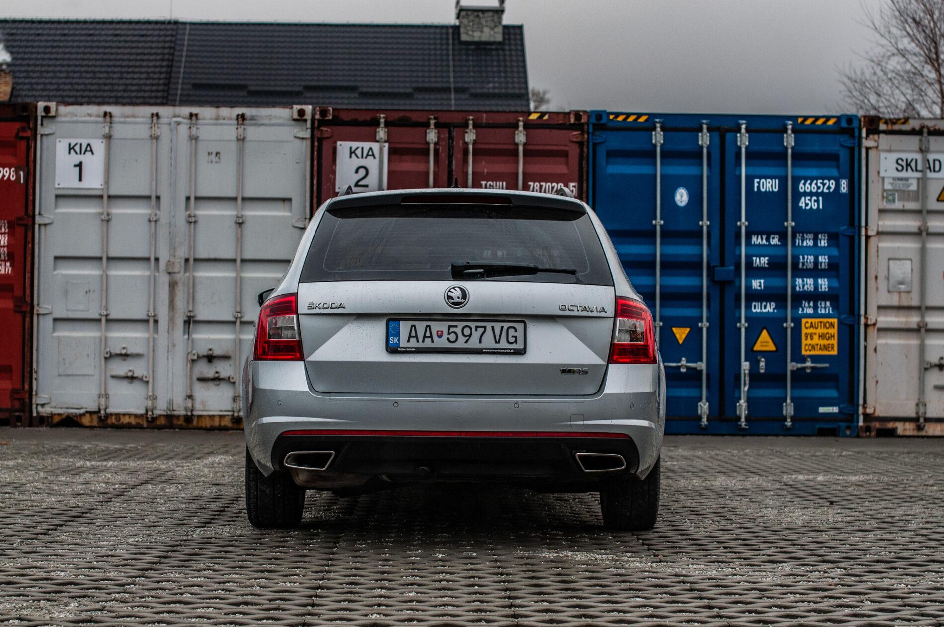 2015 Skoda Octavia RS, strieborná kombi, 240 701 km