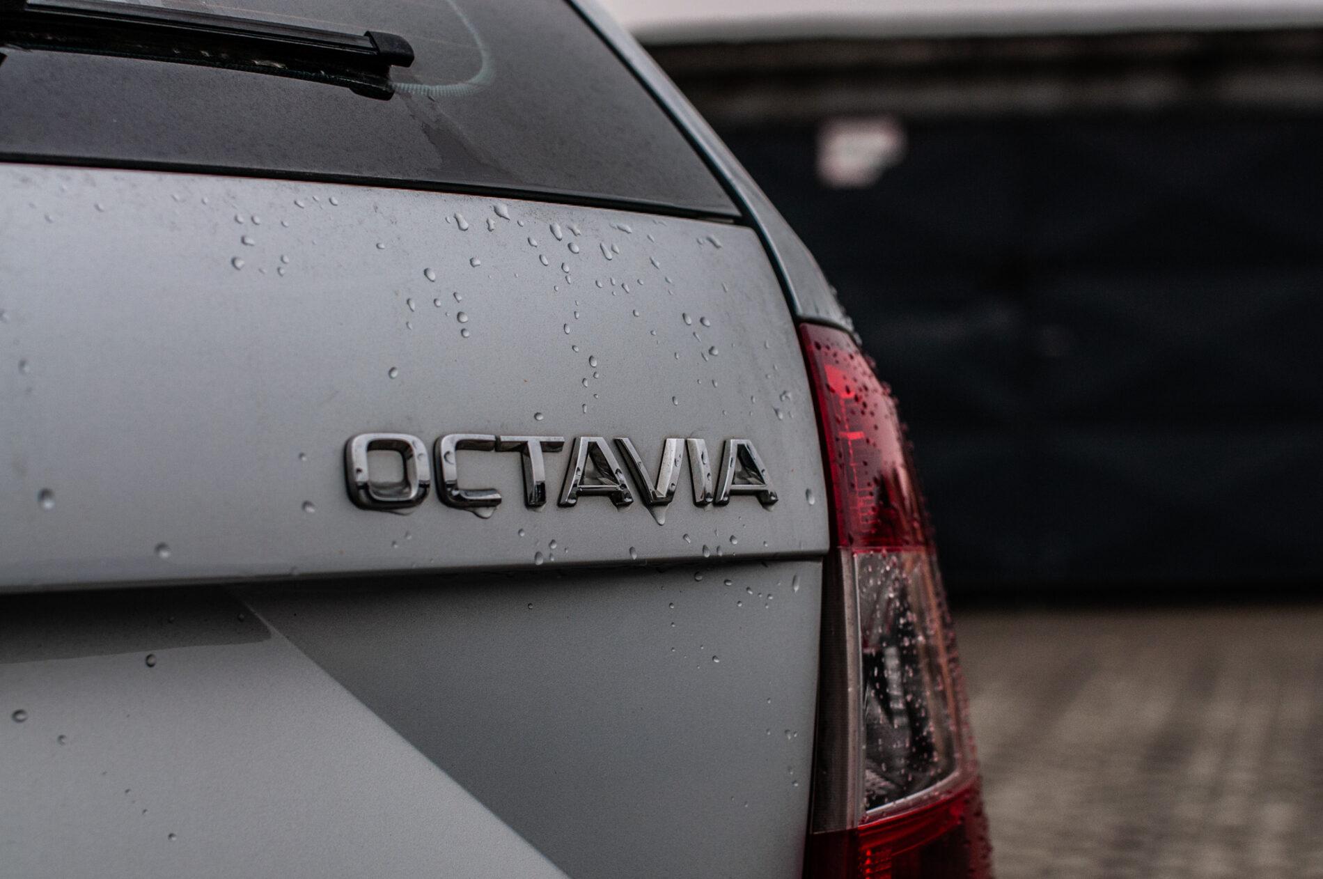 2015 Skoda Octavia RS, strieborná kombi, 240 701 km