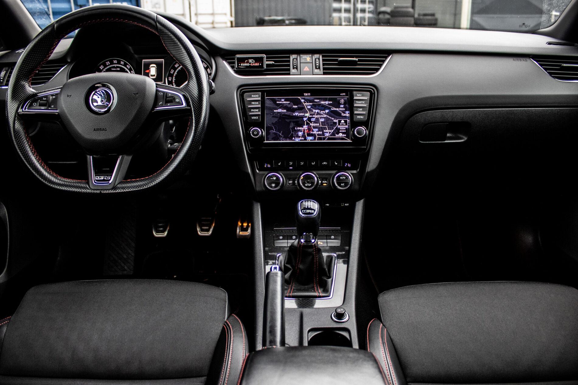 2015 Skoda Octavia RS, strieborná kombi, 240 701 km