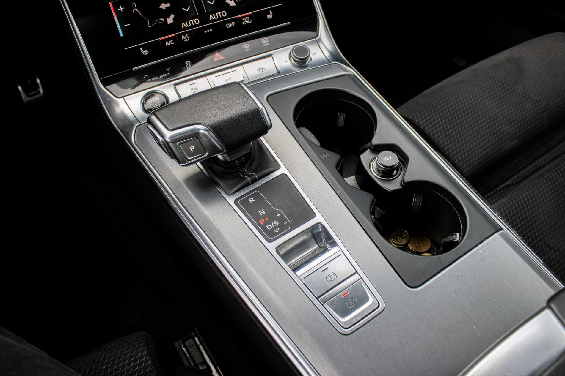 2020 AUDI A6, sivá kombi, 112 831 km