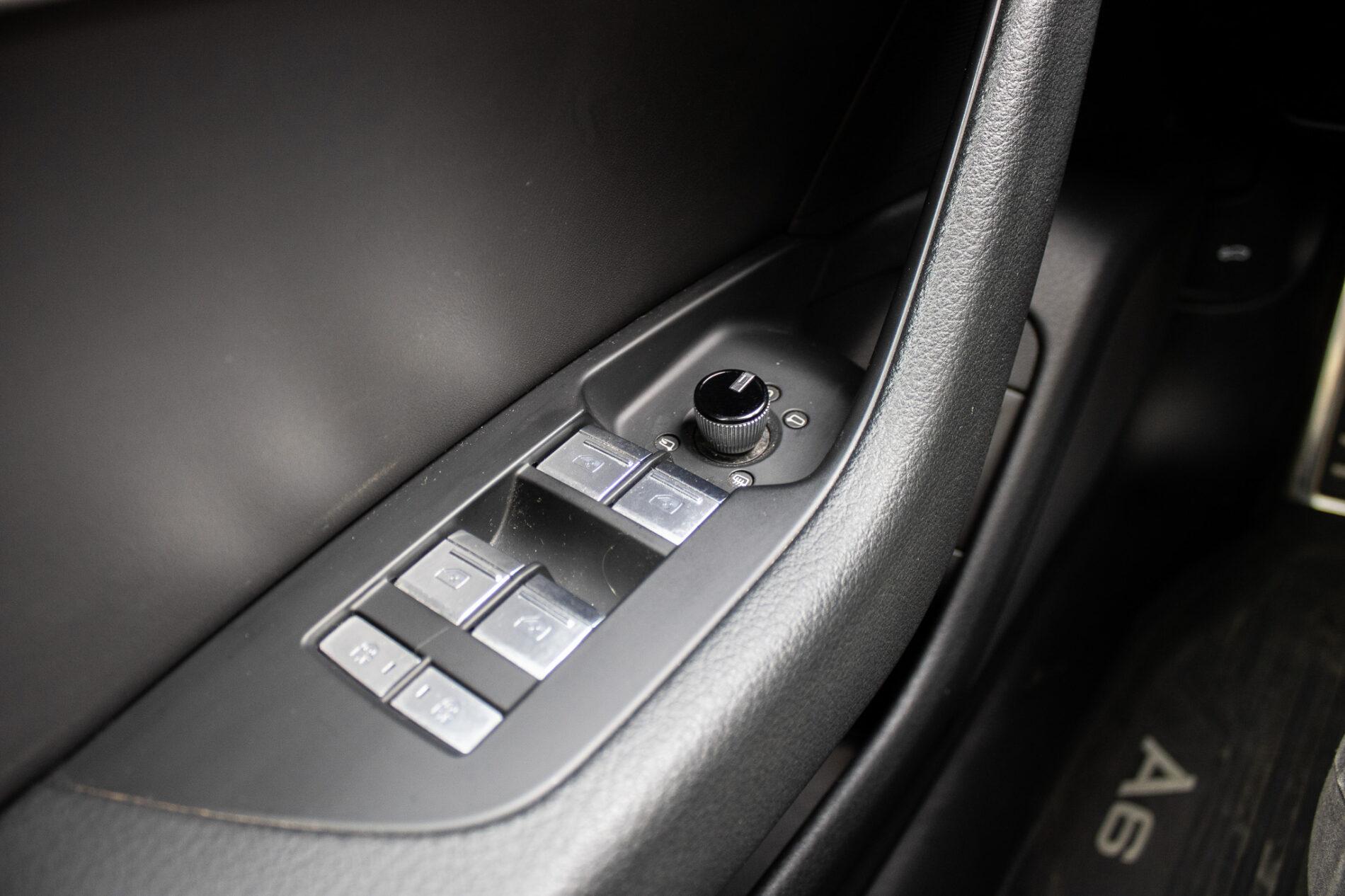 2020 AUDI A6, sivá kombi, 112 831 km
