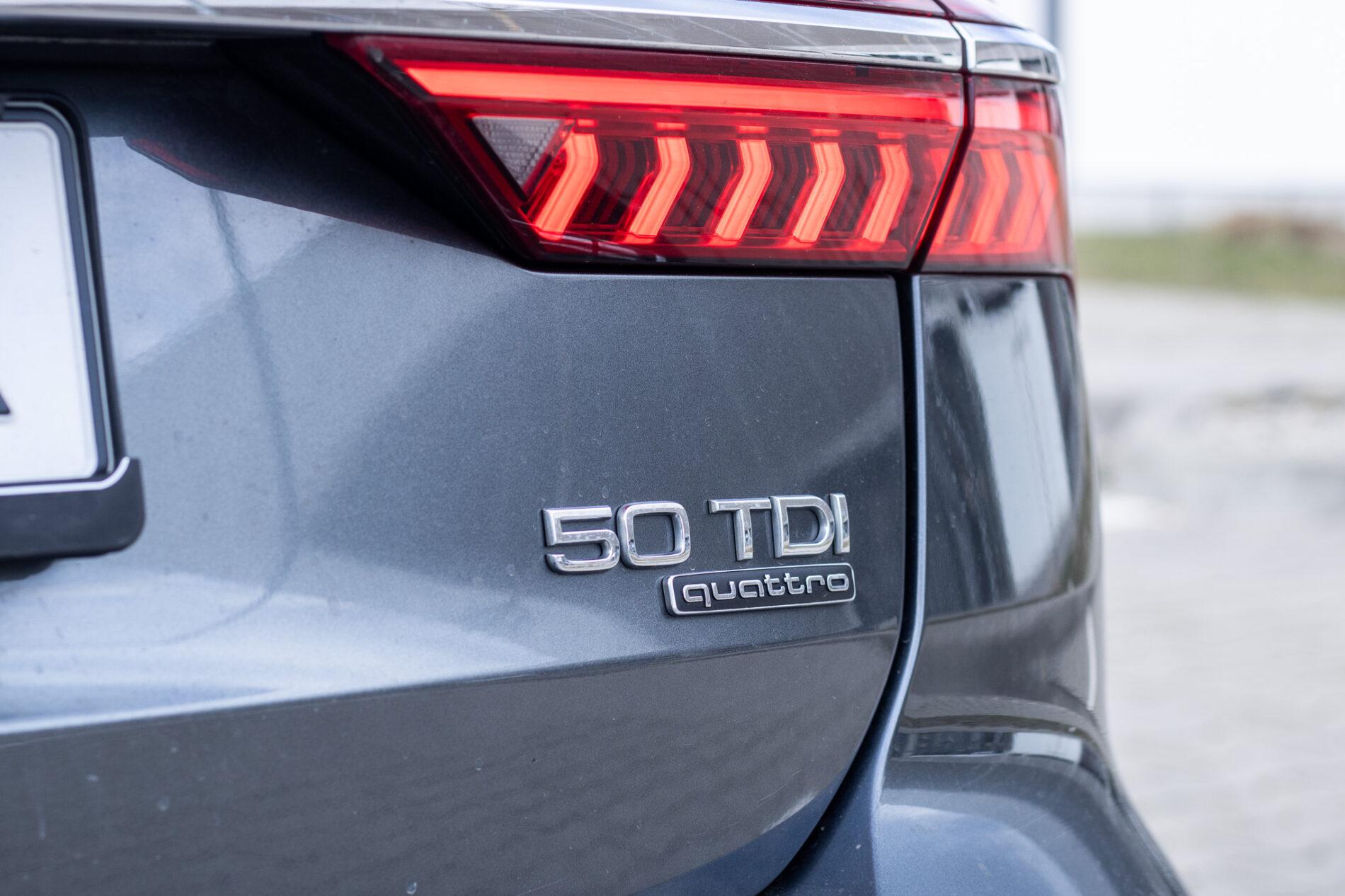 2020 AUDI A6, sivá kombi, 112 831 km