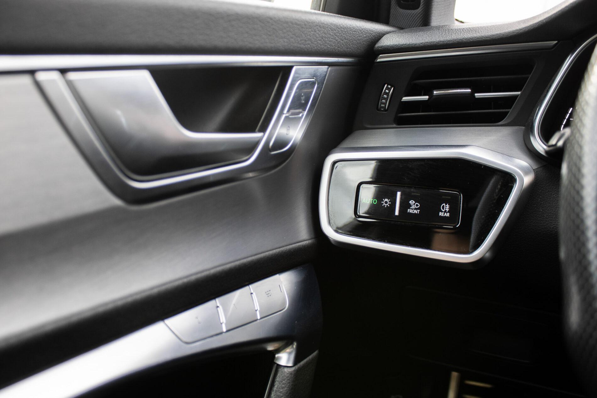2020 AUDI A6, sivá kombi, 112 831 km