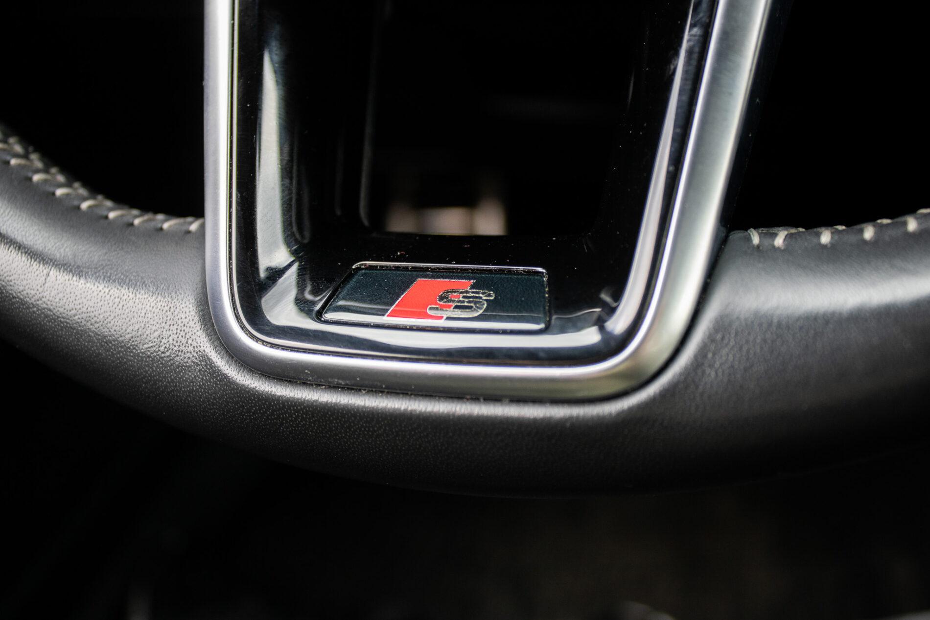 2020 AUDI A6, sivá kombi, 112 831 km