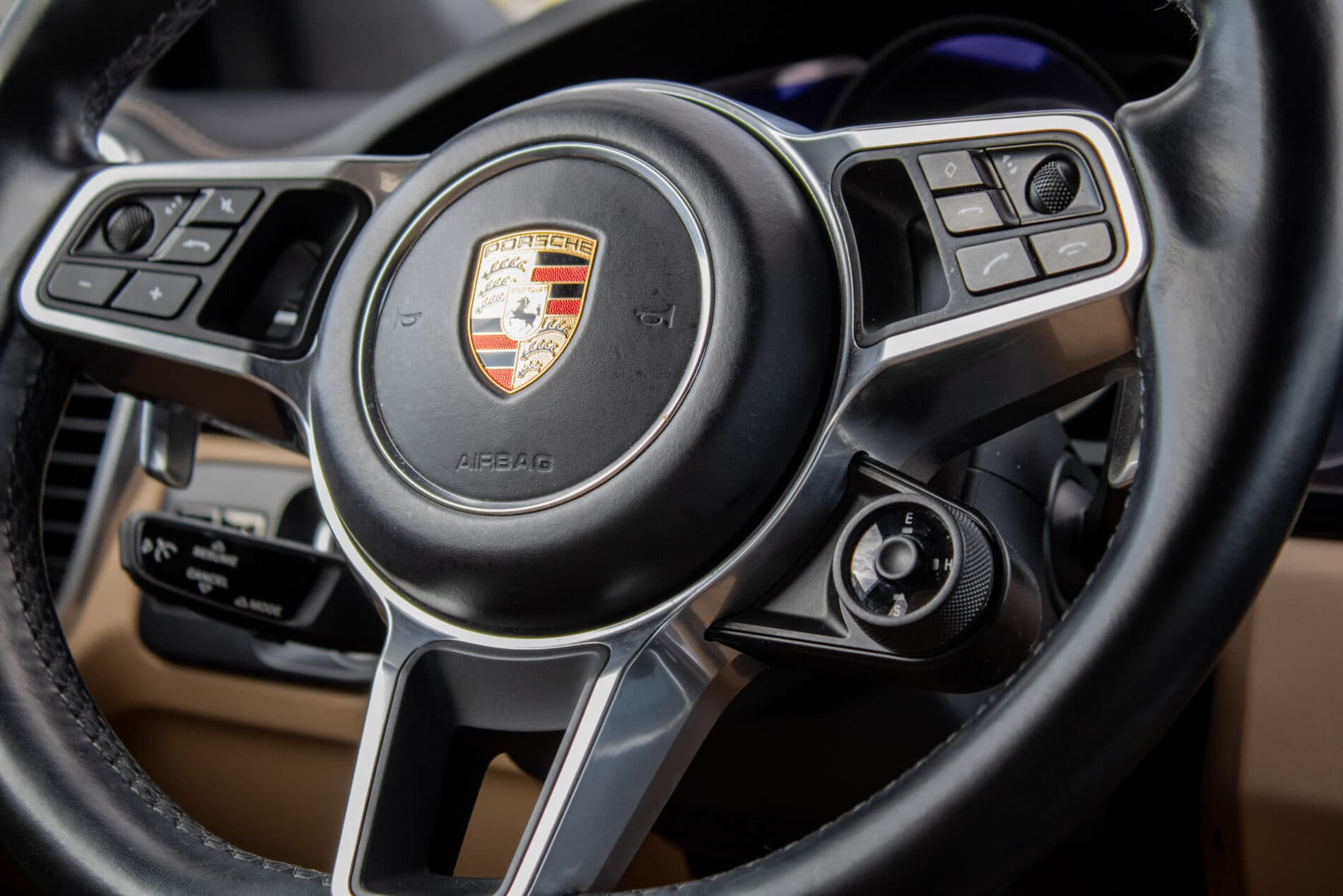 2019 Porsche Cayenne, čierna suv, 81 072 km