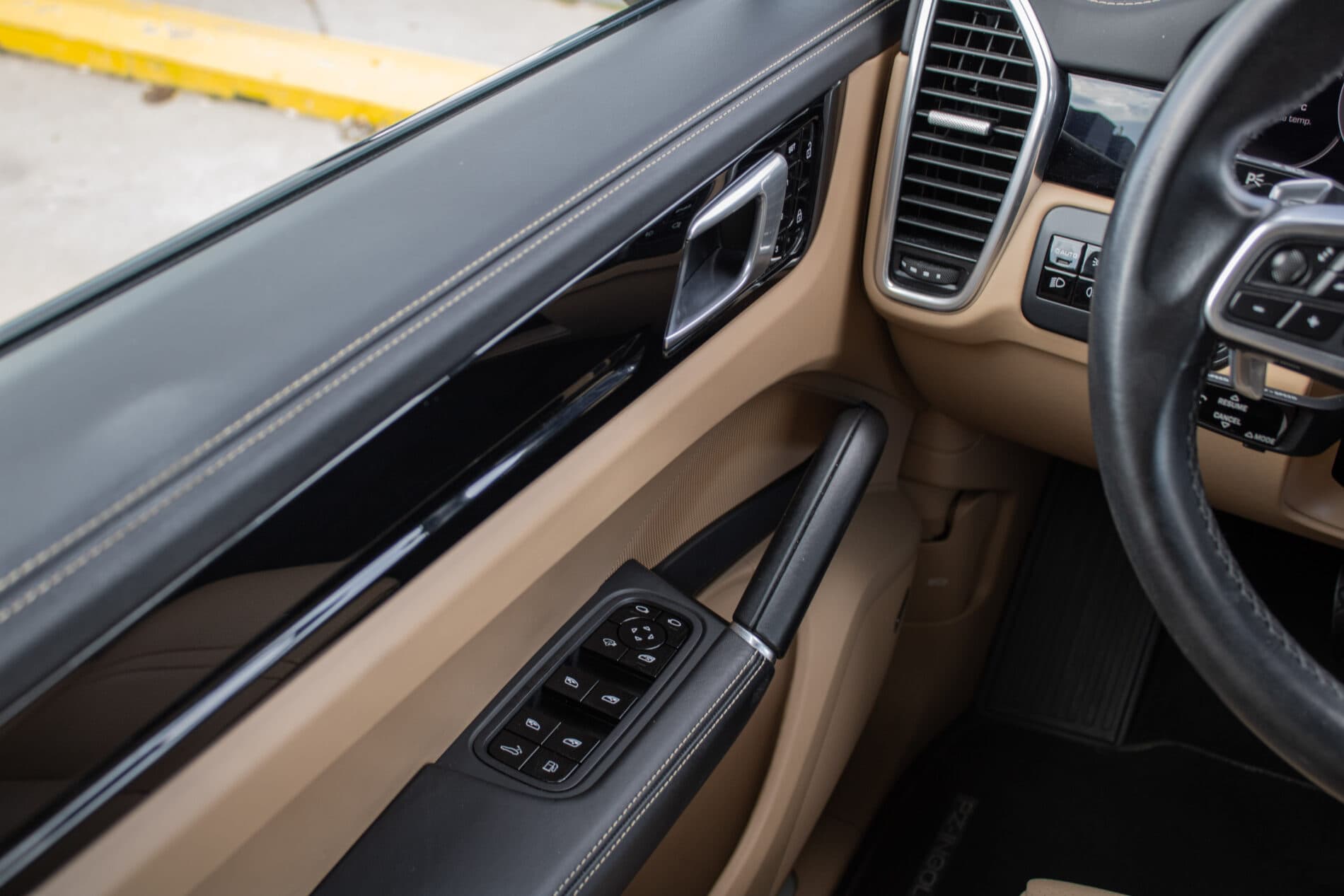 2019 Porsche Cayenne, čierna suv, 81 072 km