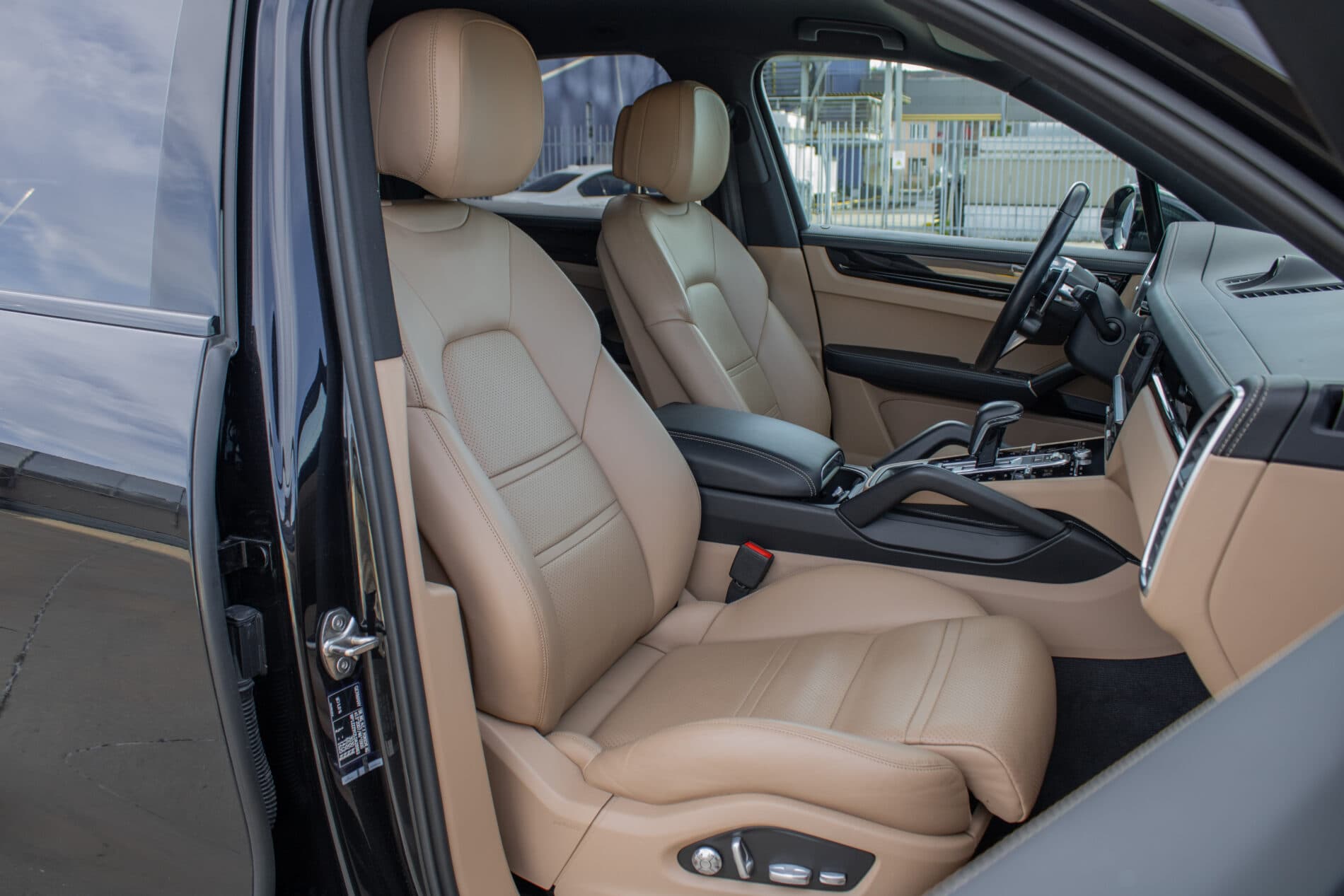 2019 Porsche Cayenne, čierna suv, 81 072 km