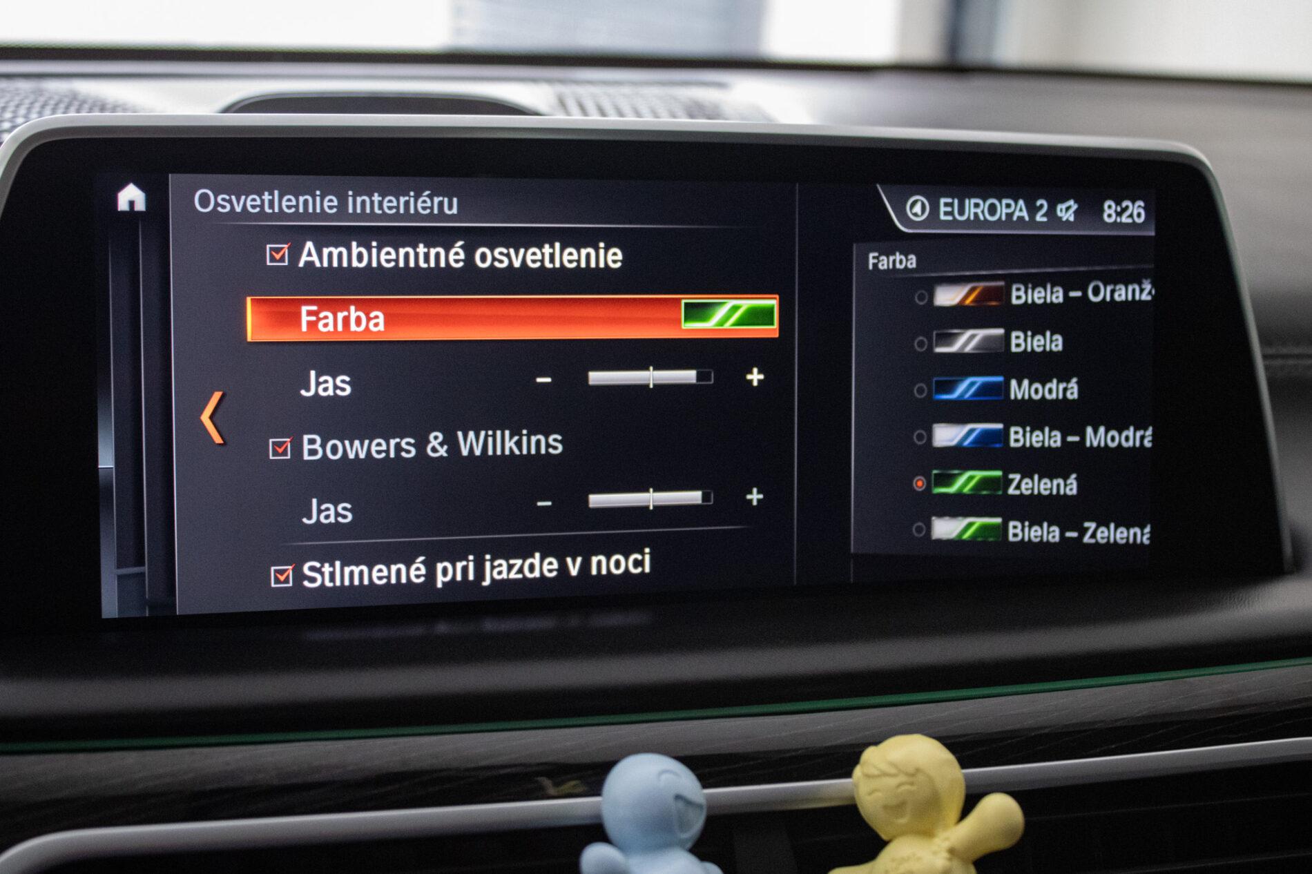 2018 BMW 740d, biela sedan, 208 000 km