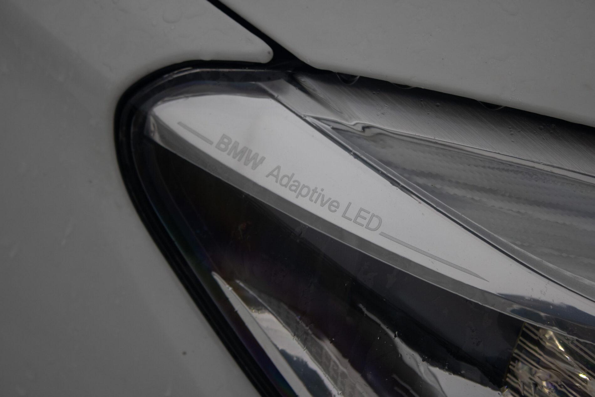 2018 BMW 740d, biela sedan, 208 000 km
