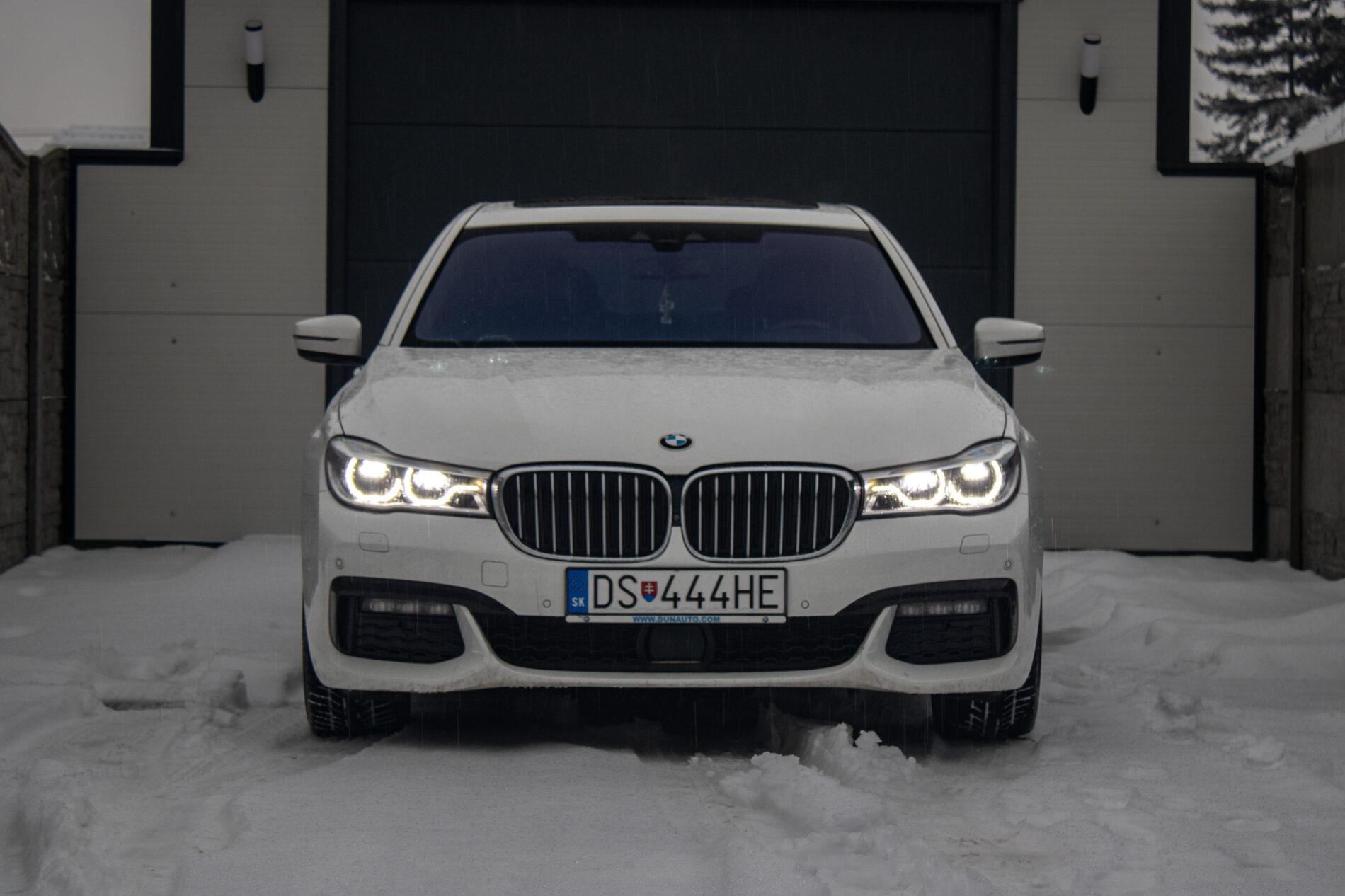 2018 BMW 740d, biela sedan, 208 000 km