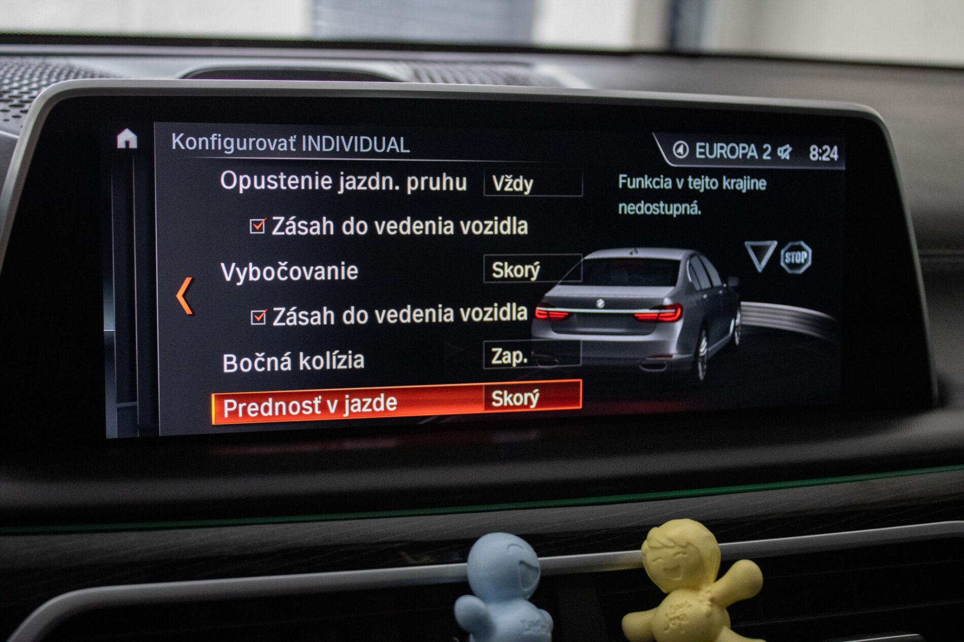 2018 BMW 740d, biela sedan, 208 000 km