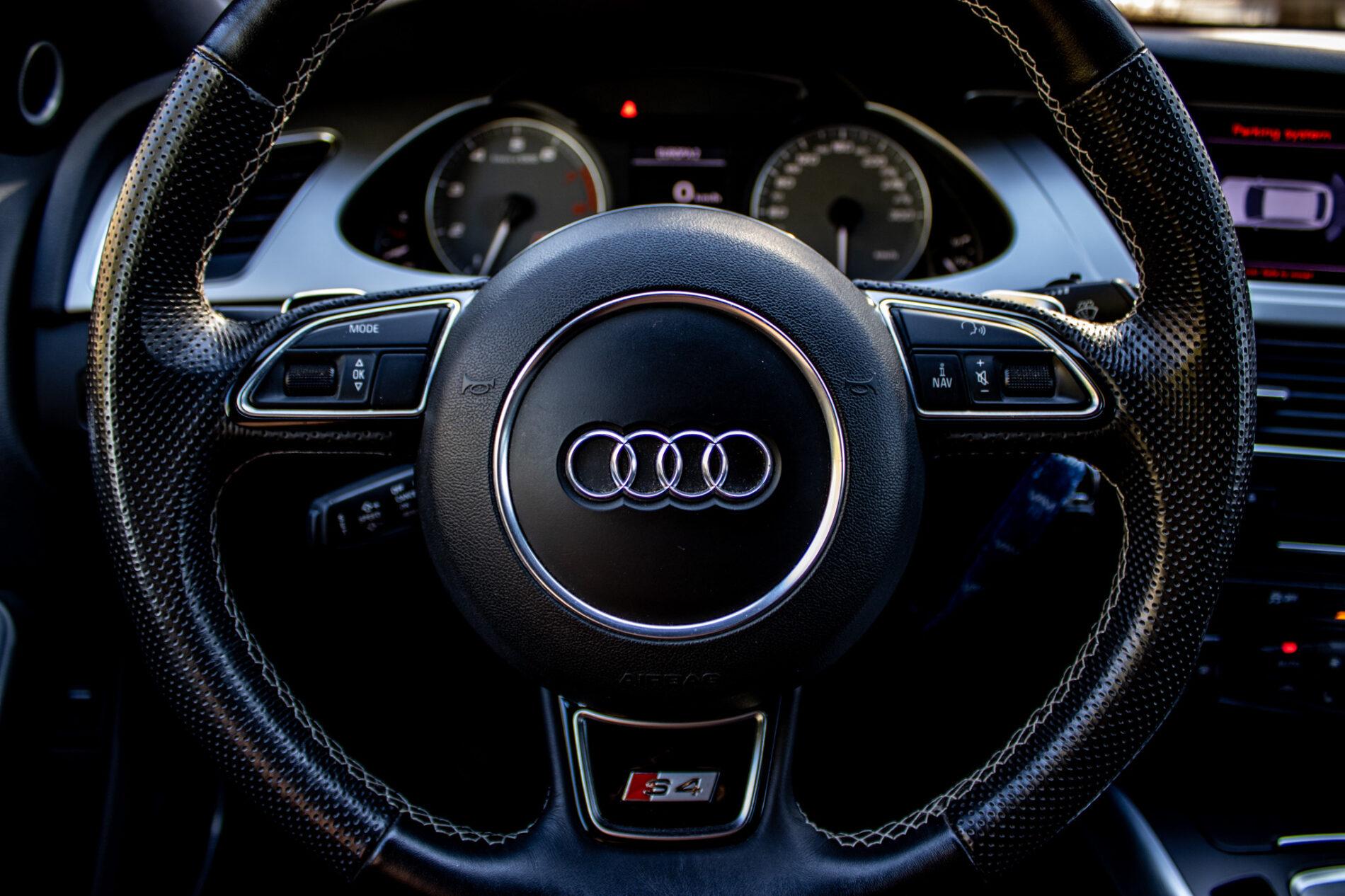 2011 AUDI S4, modrá kombi, 141 540 km