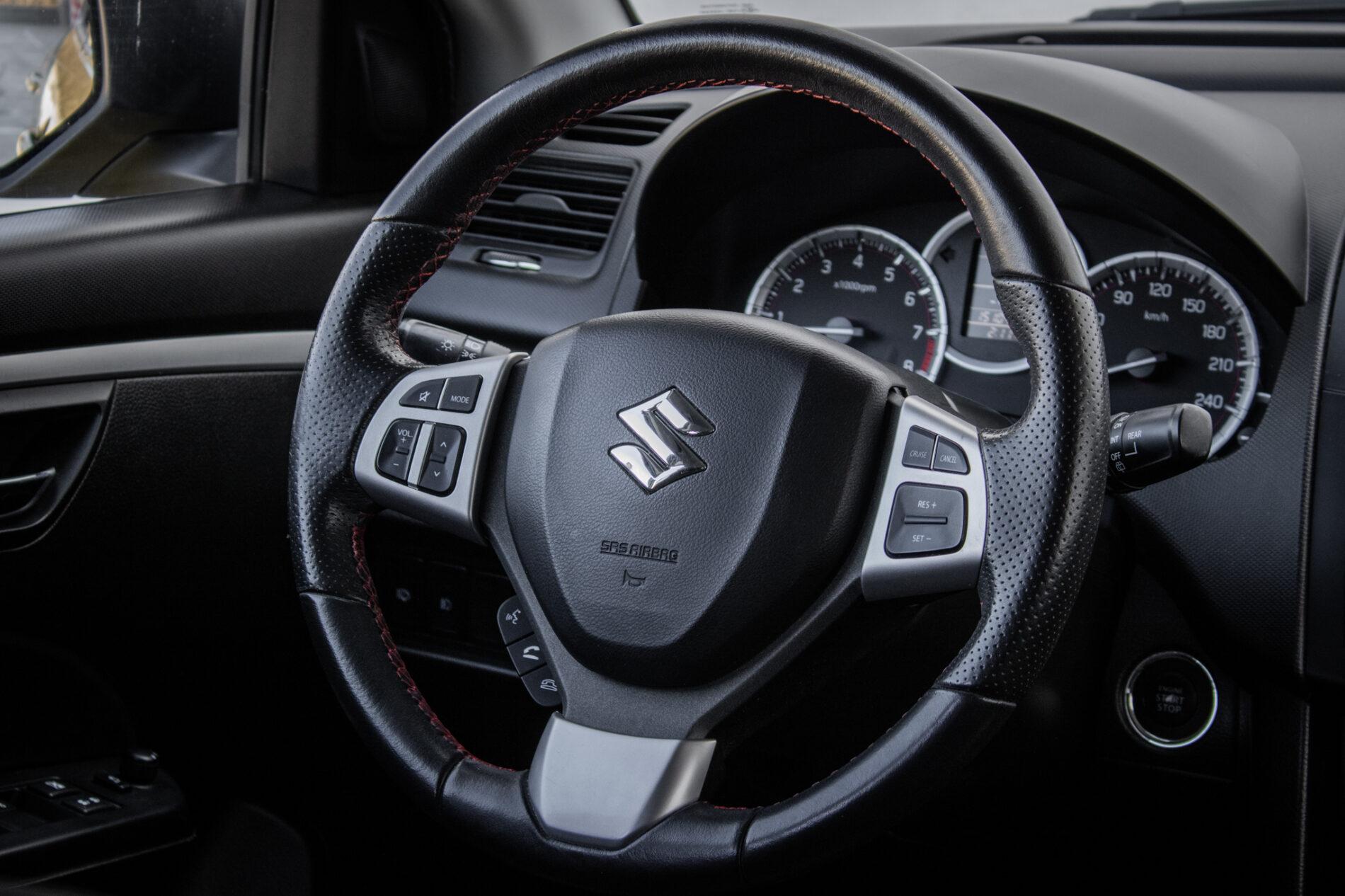 2015 Suzuki Swift Sport, žltá hatchback, 151 044 km
