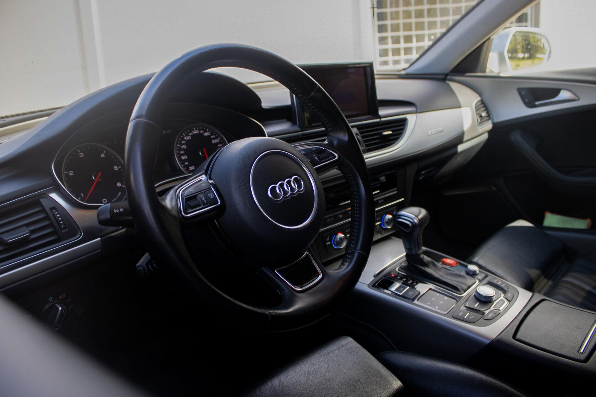 2012 AUDI A6, sivá sedan, 257 048 km