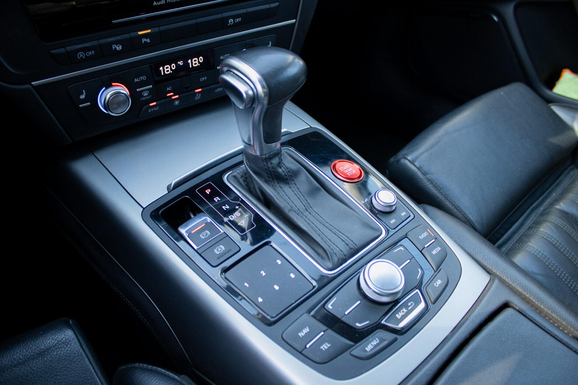 2012 AUDI A6, sivá sedan, 257 048 km
