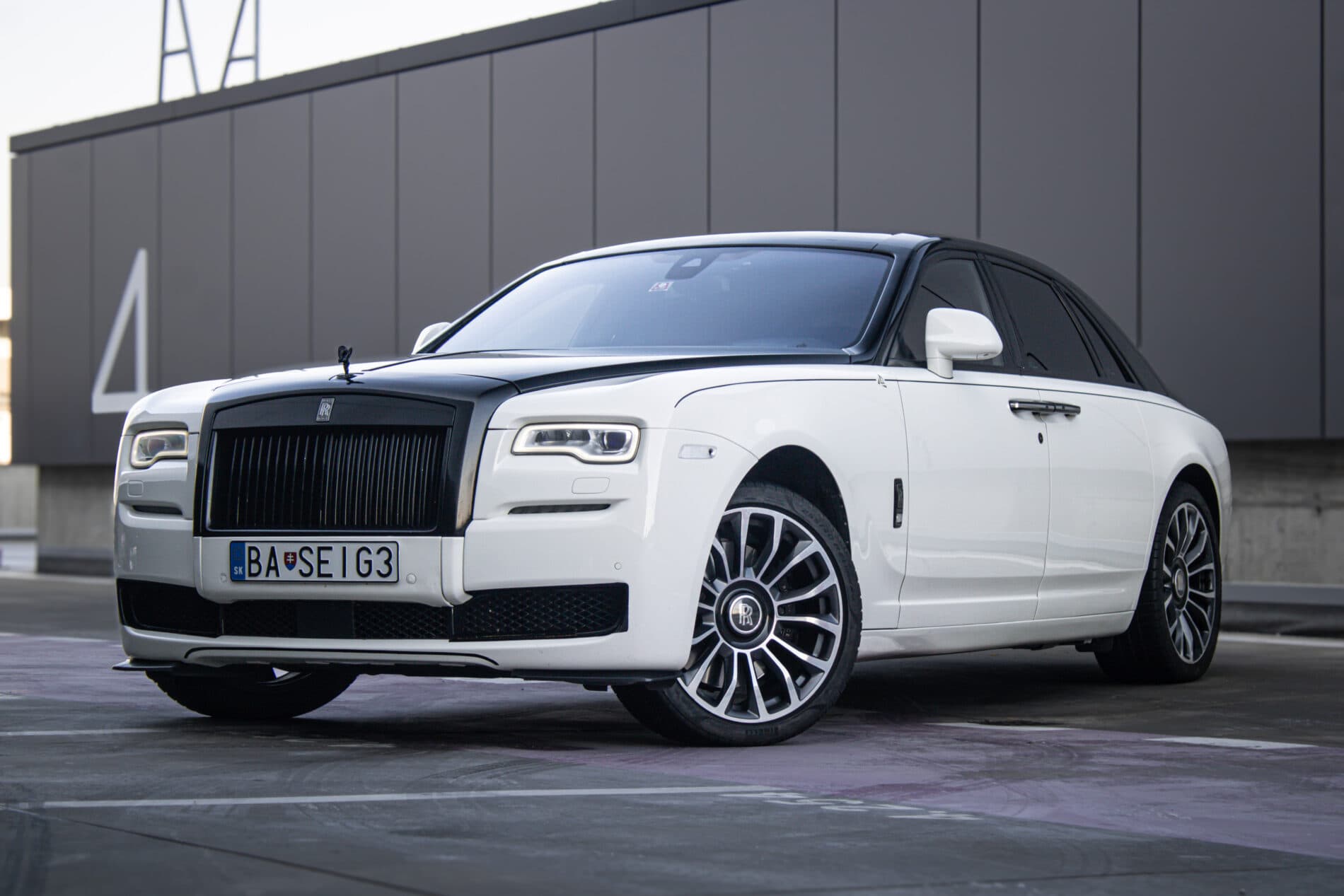 2014 Rolls-Royce Ghost, biela sedan, 89 500 km