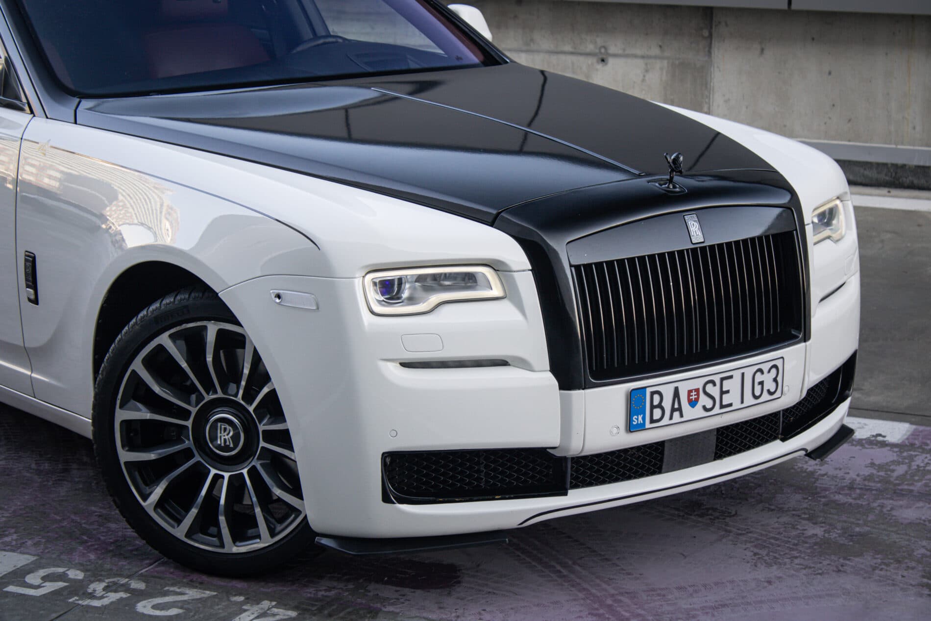 2014 Rolls-Royce Ghost, biela sedan, 89 500 km