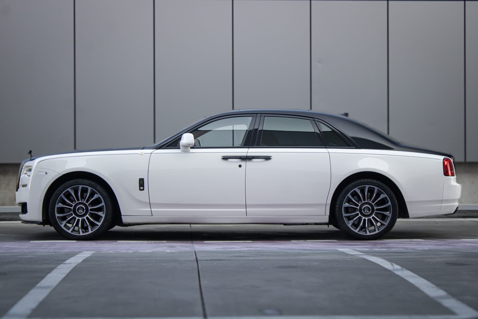 2014 Rolls-Royce Ghost, biela sedan, 89 500 km