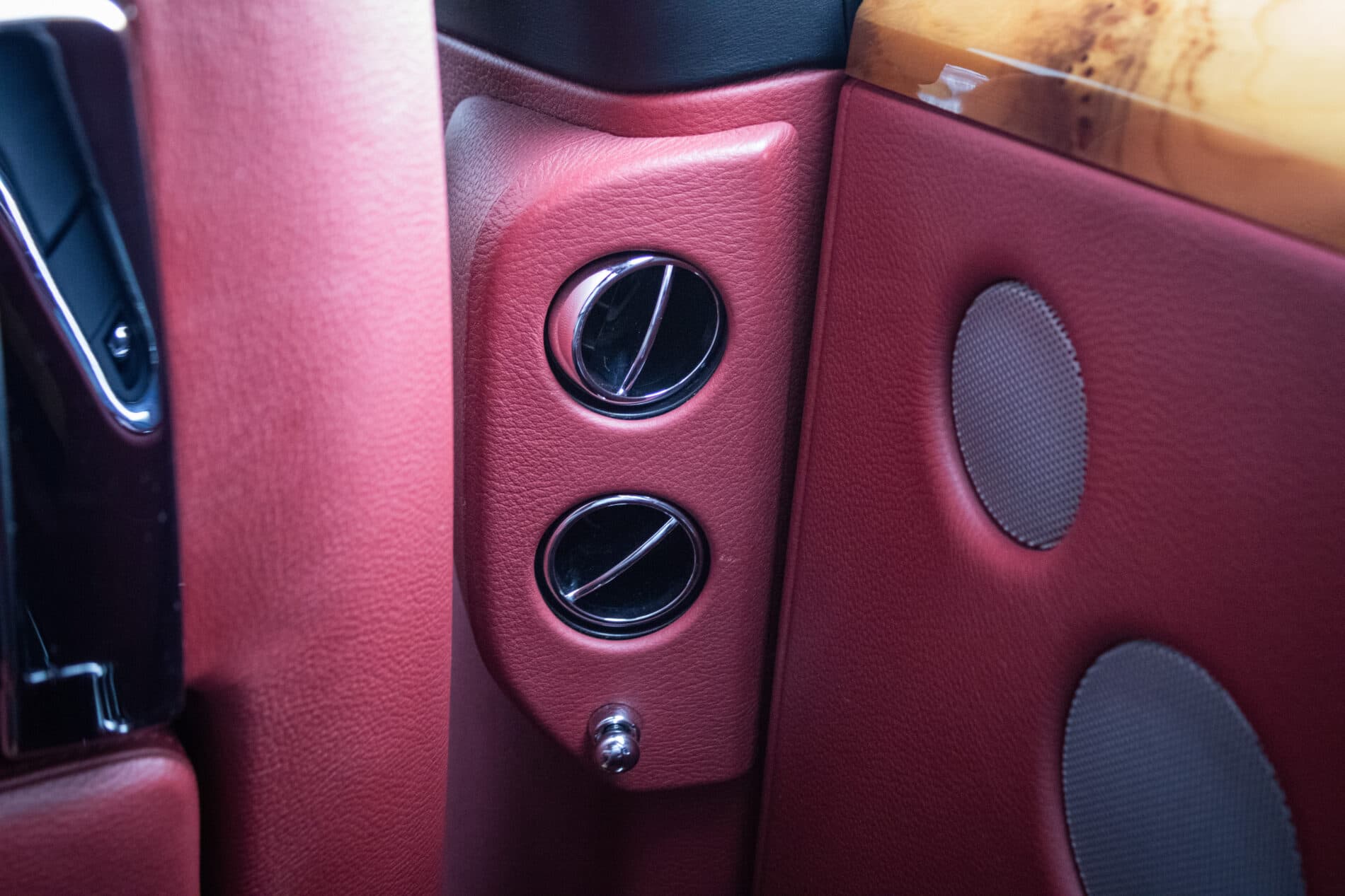2014 Rolls-Royce Ghost, biela sedan, 89 500 km