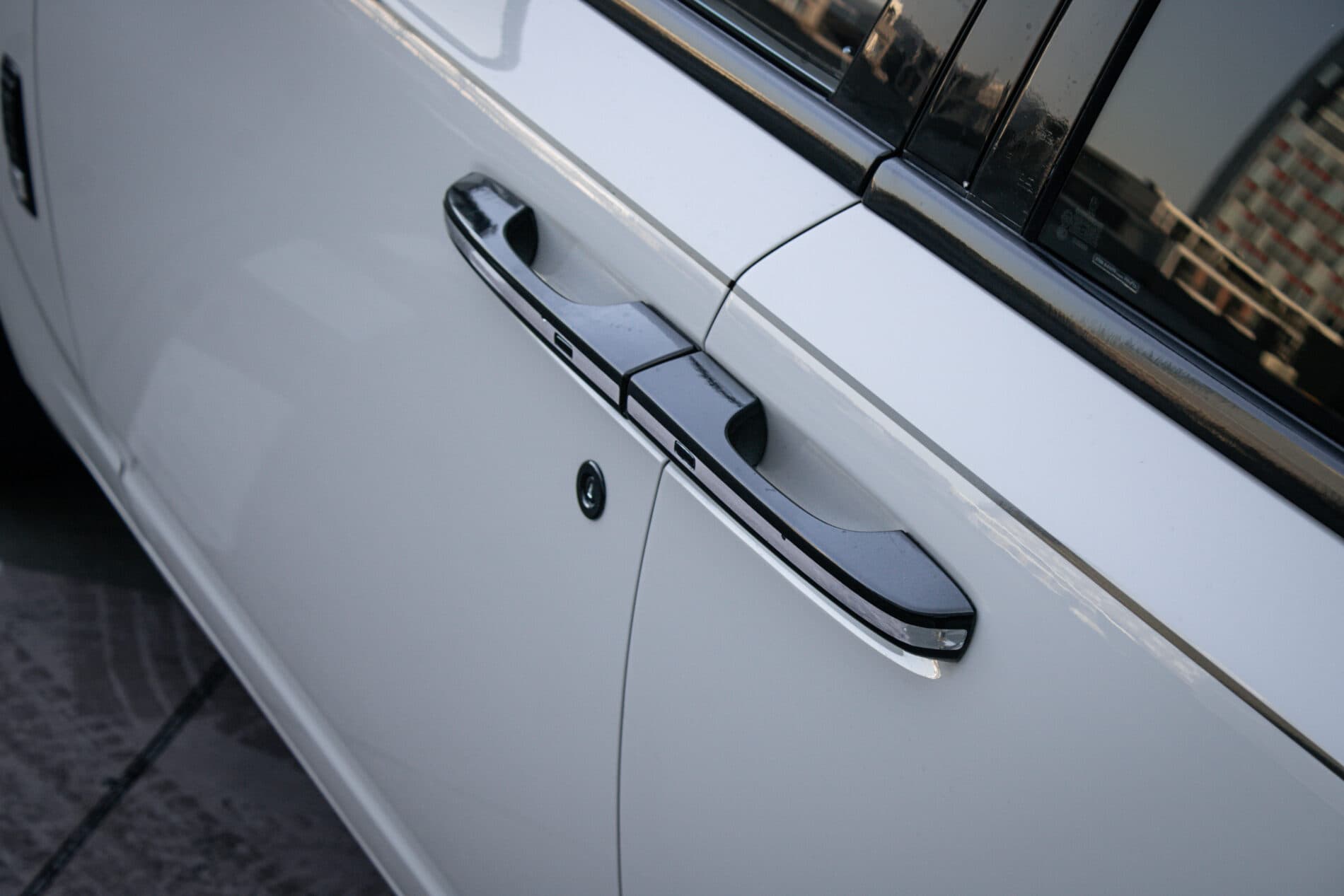 2014 Rolls-Royce Ghost, biela sedan, 89 500 km