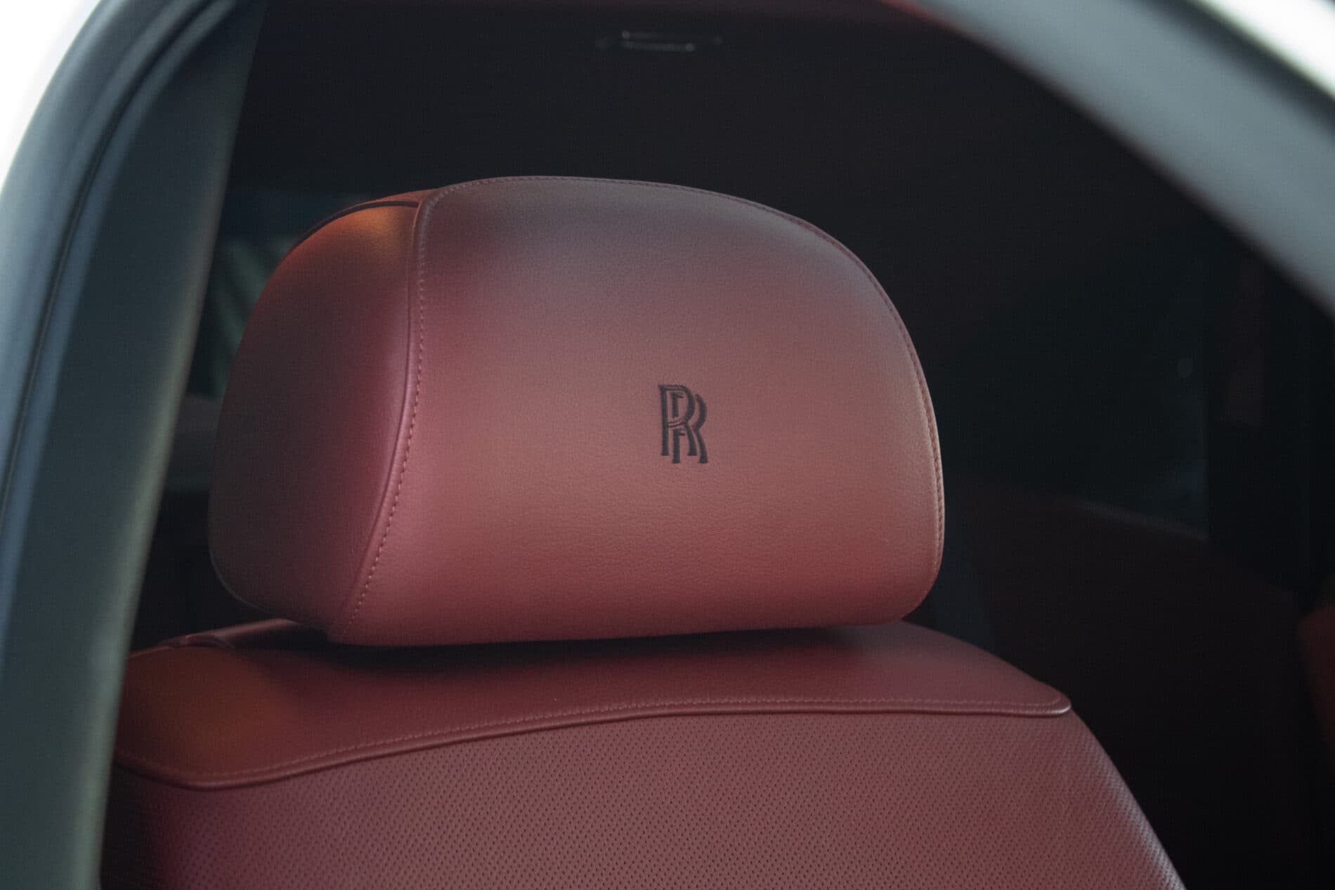 2014 Rolls-Royce Ghost, biela sedan, 89 500 km