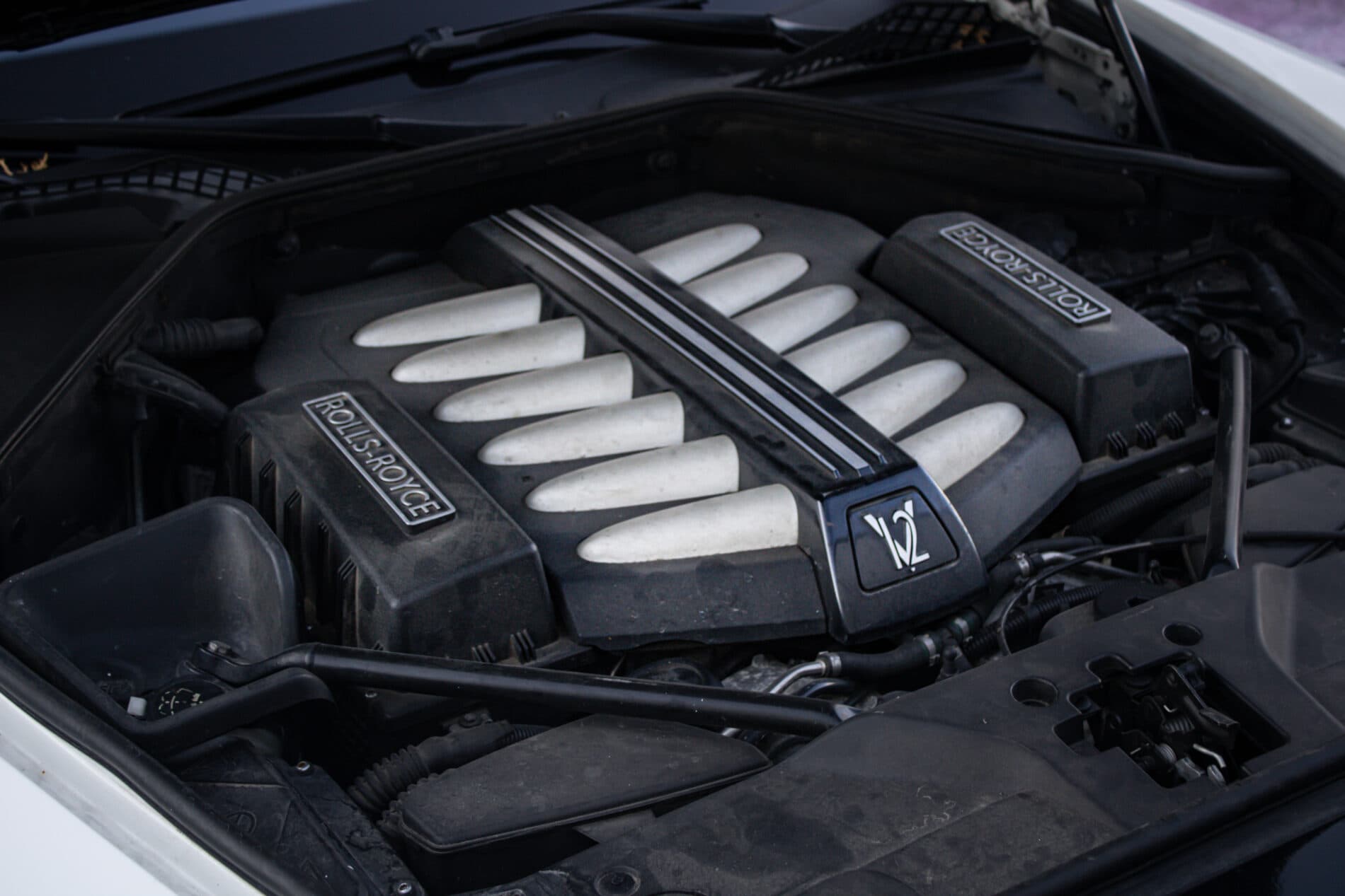 2014 Rolls-Royce Ghost, biela sedan, 89 500 km