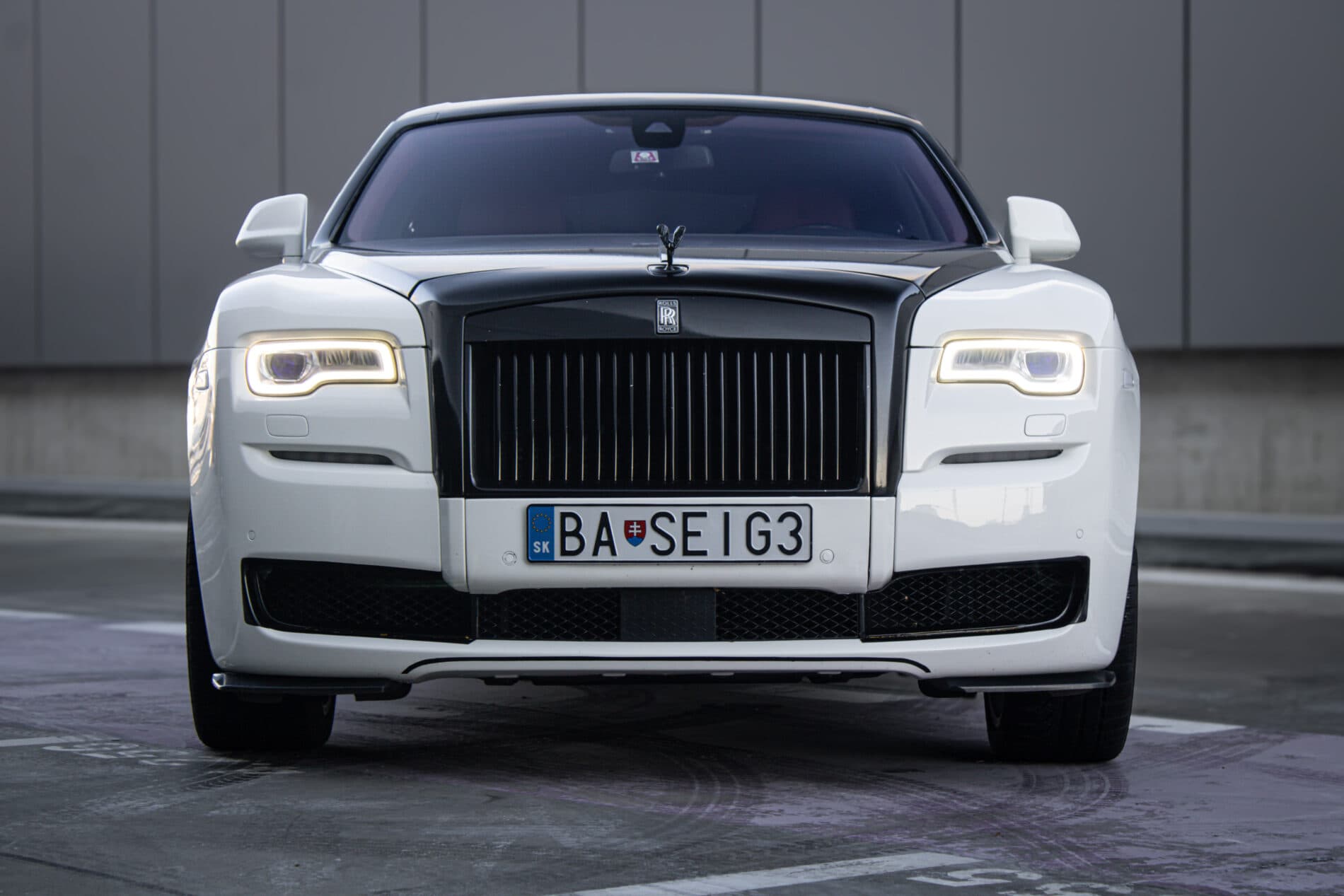 2014 Rolls-Royce Ghost, biela sedan, 89 500 km