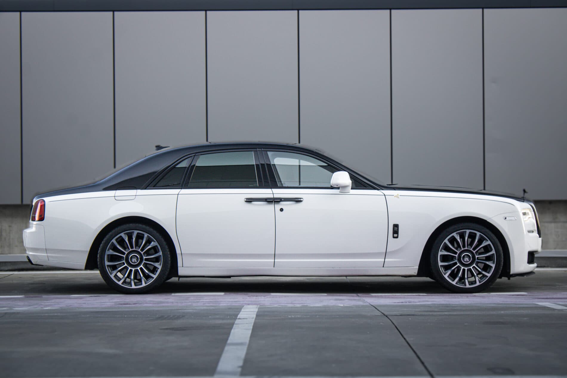 2014 Rolls-Royce Ghost, biela sedan, 89 500 km