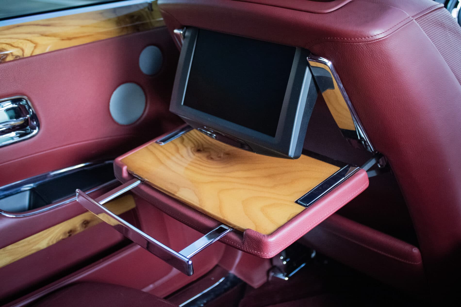 2014 Rolls-Royce Ghost, biela sedan, 89 500 km