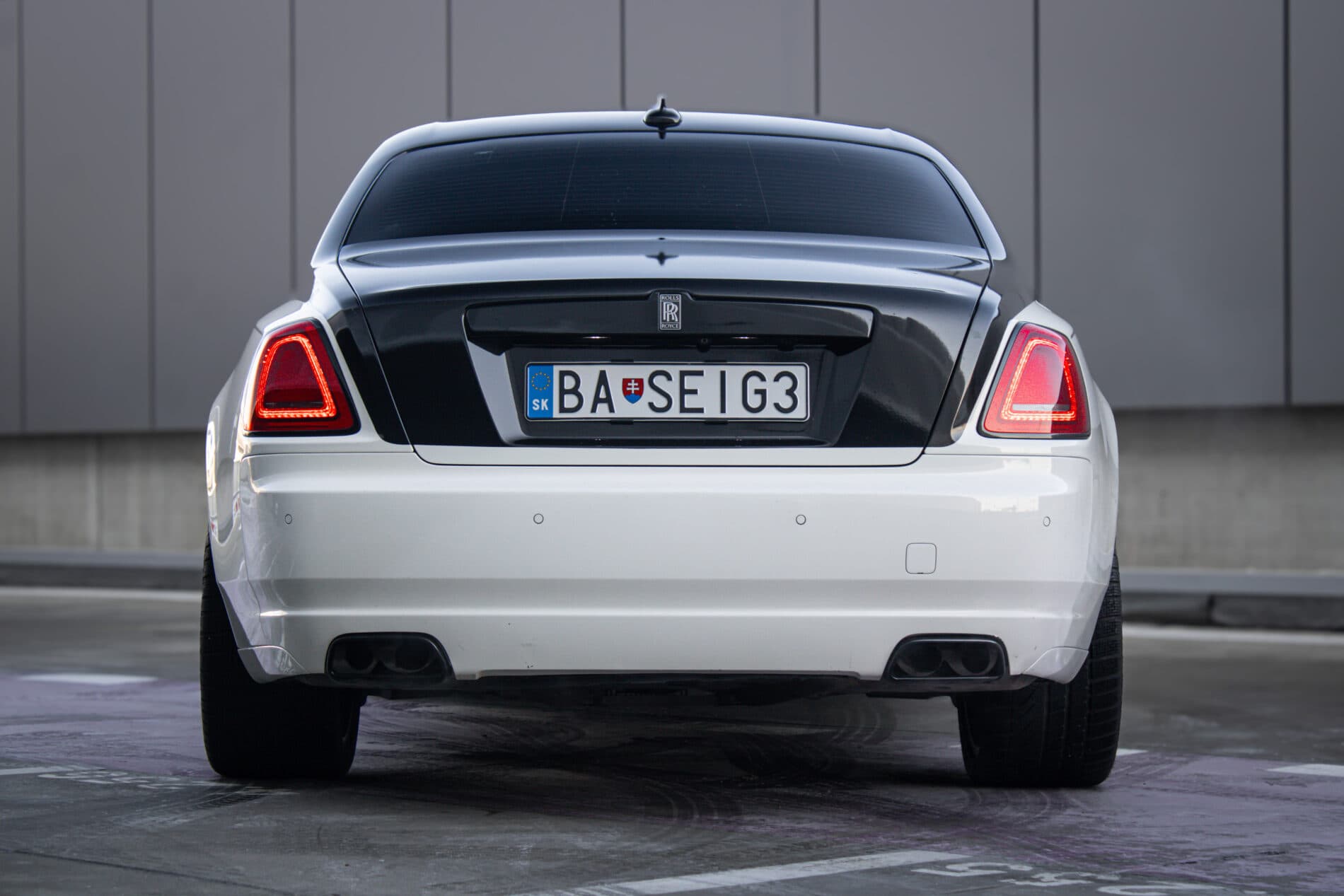 2014 Rolls-Royce Ghost, biela sedan, 89 500 km