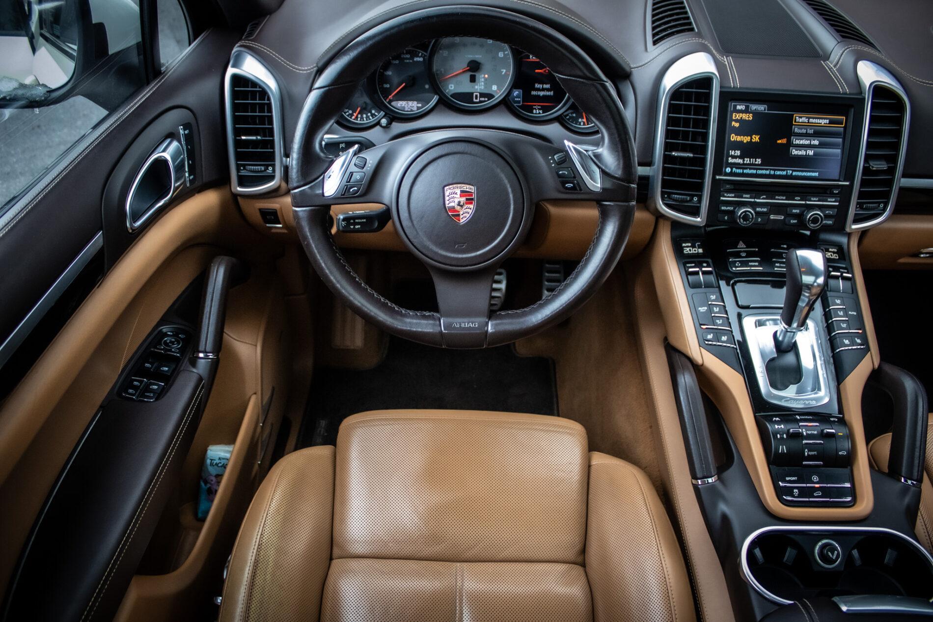 2011 Porsche Cayenne S, biela suv, 295 368 km