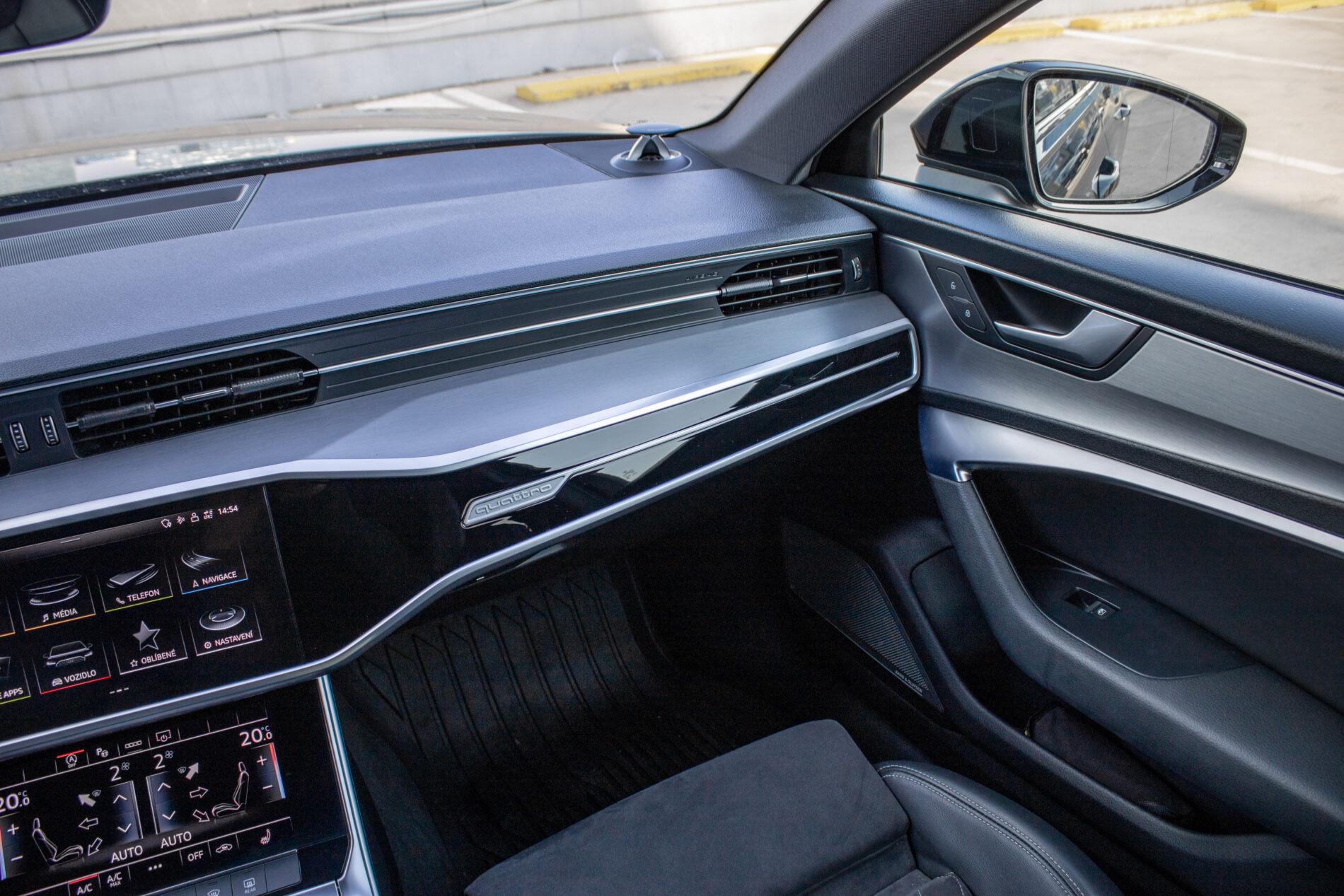 2021 AUDI S6, modrá sedan, 99 467 km