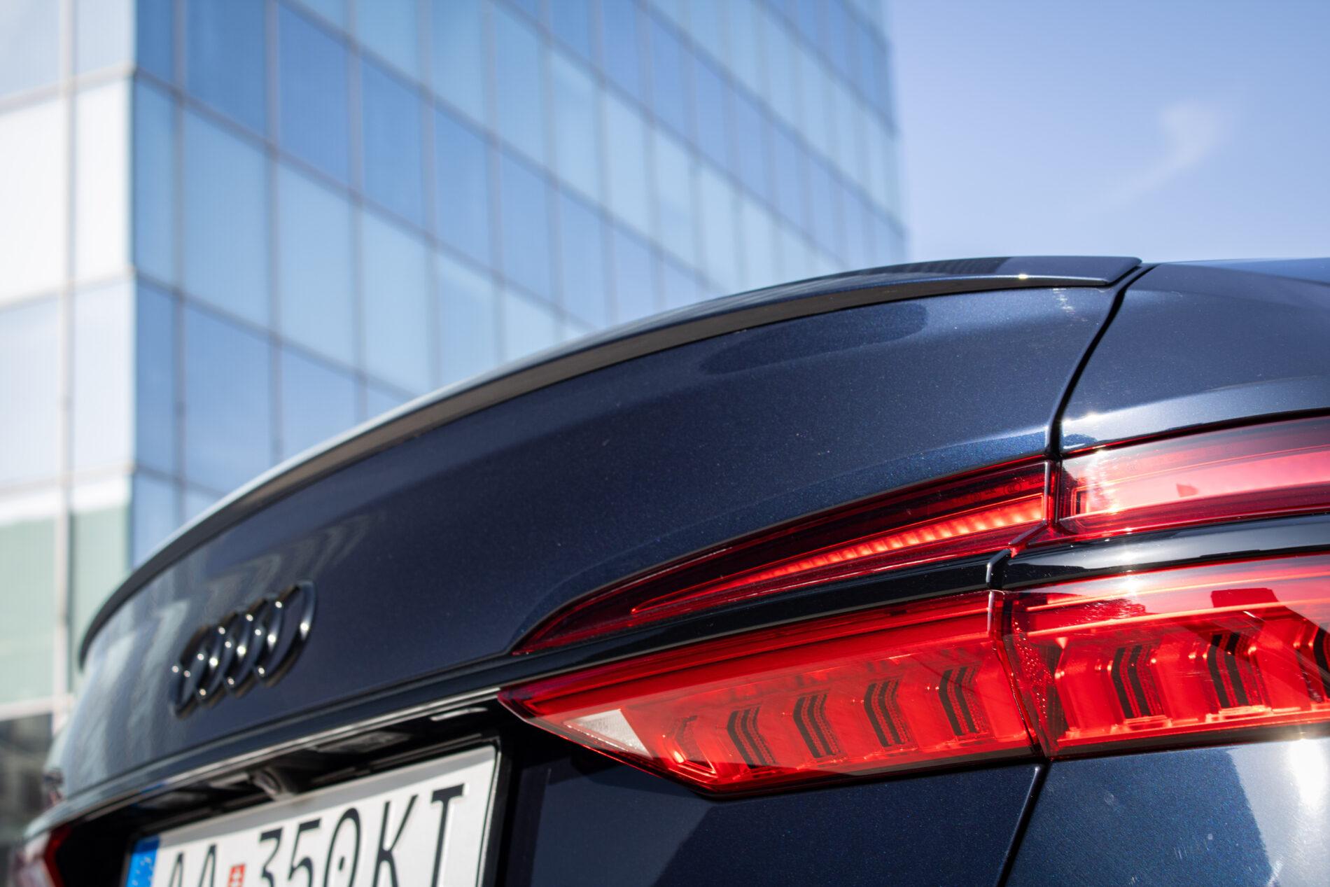 2021 AUDI S6, modrá sedan, 99 467 km