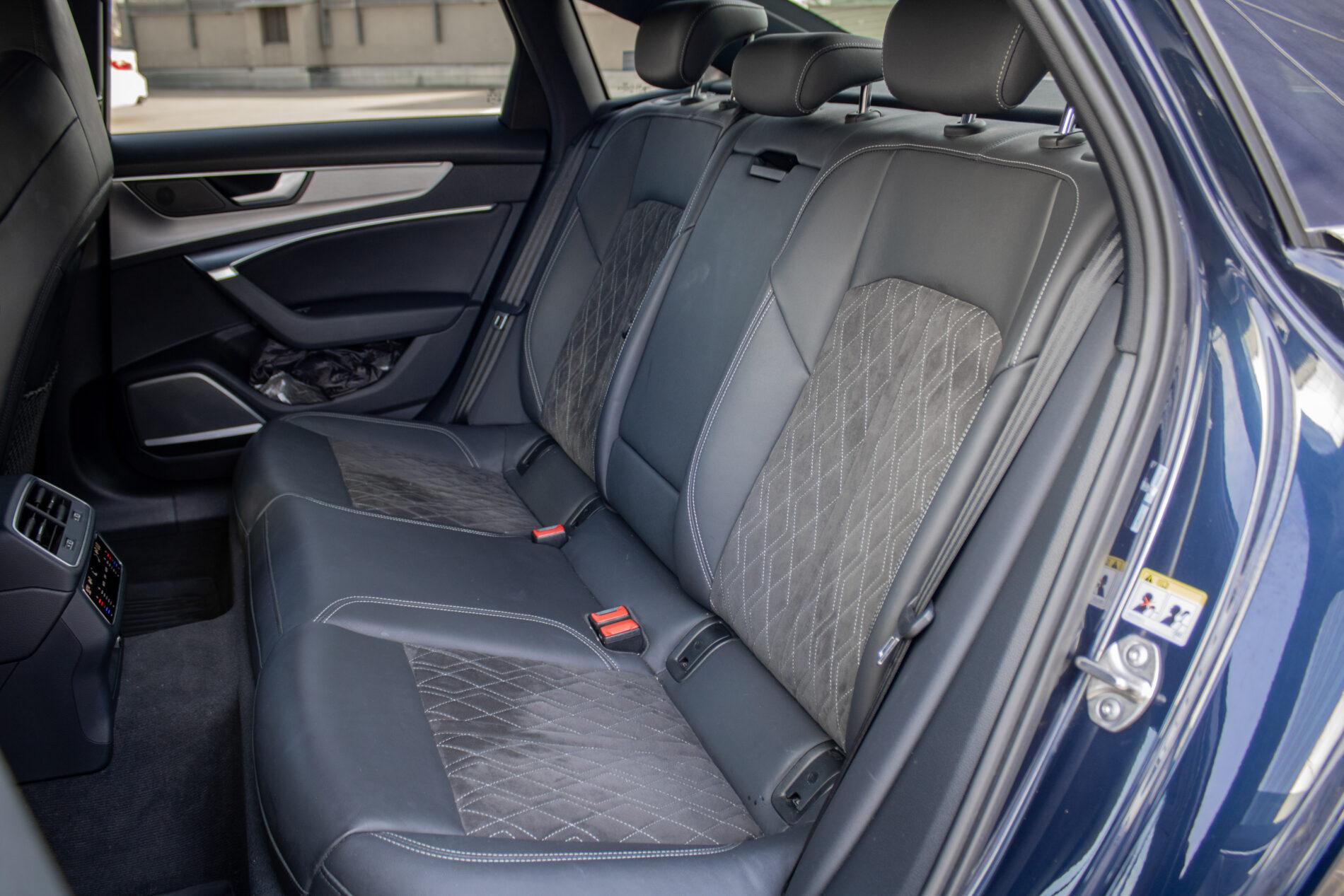 2021 AUDI S6, modrá sedan, 99 467 km