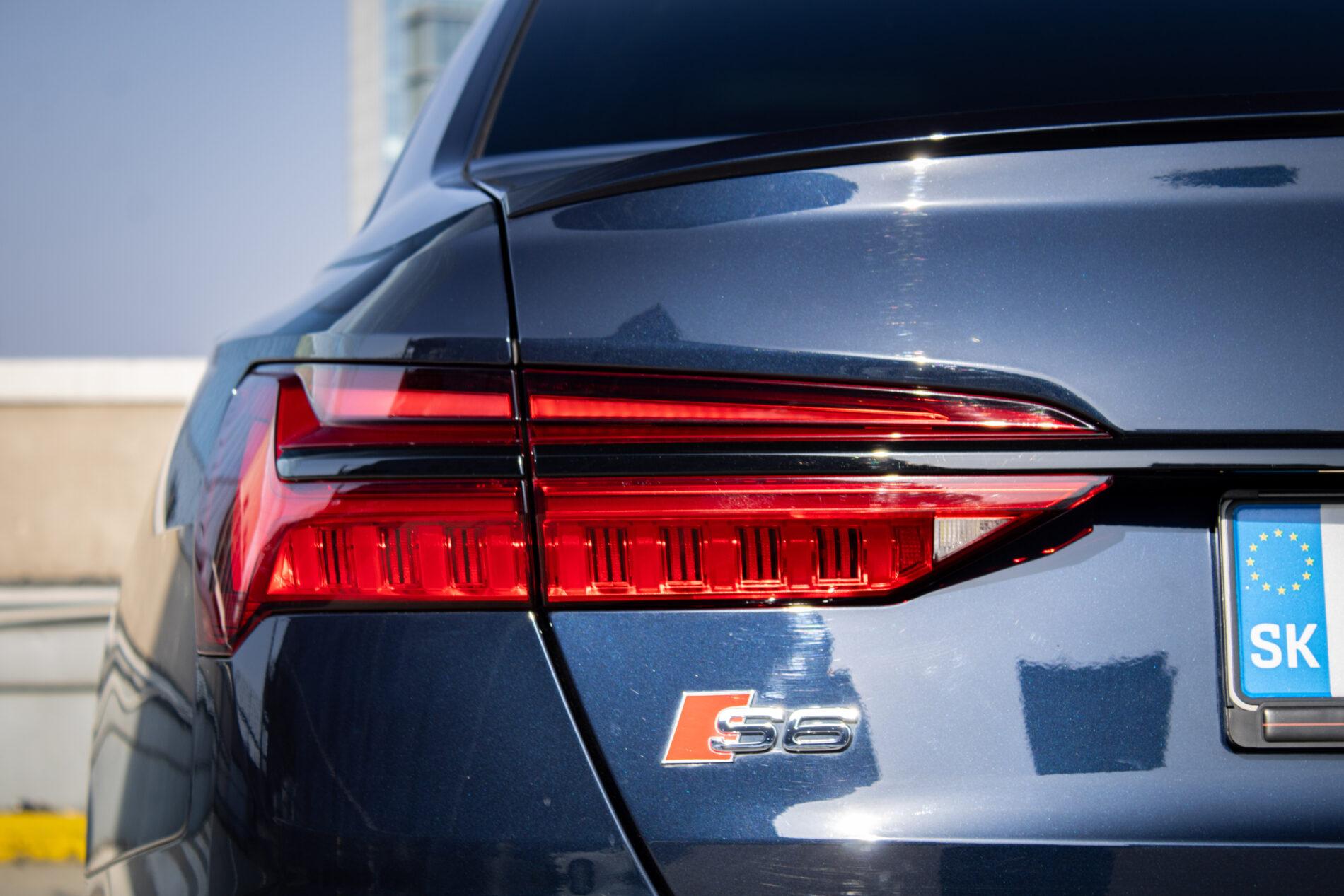 2021 AUDI S6, modrá sedan, 99 467 km