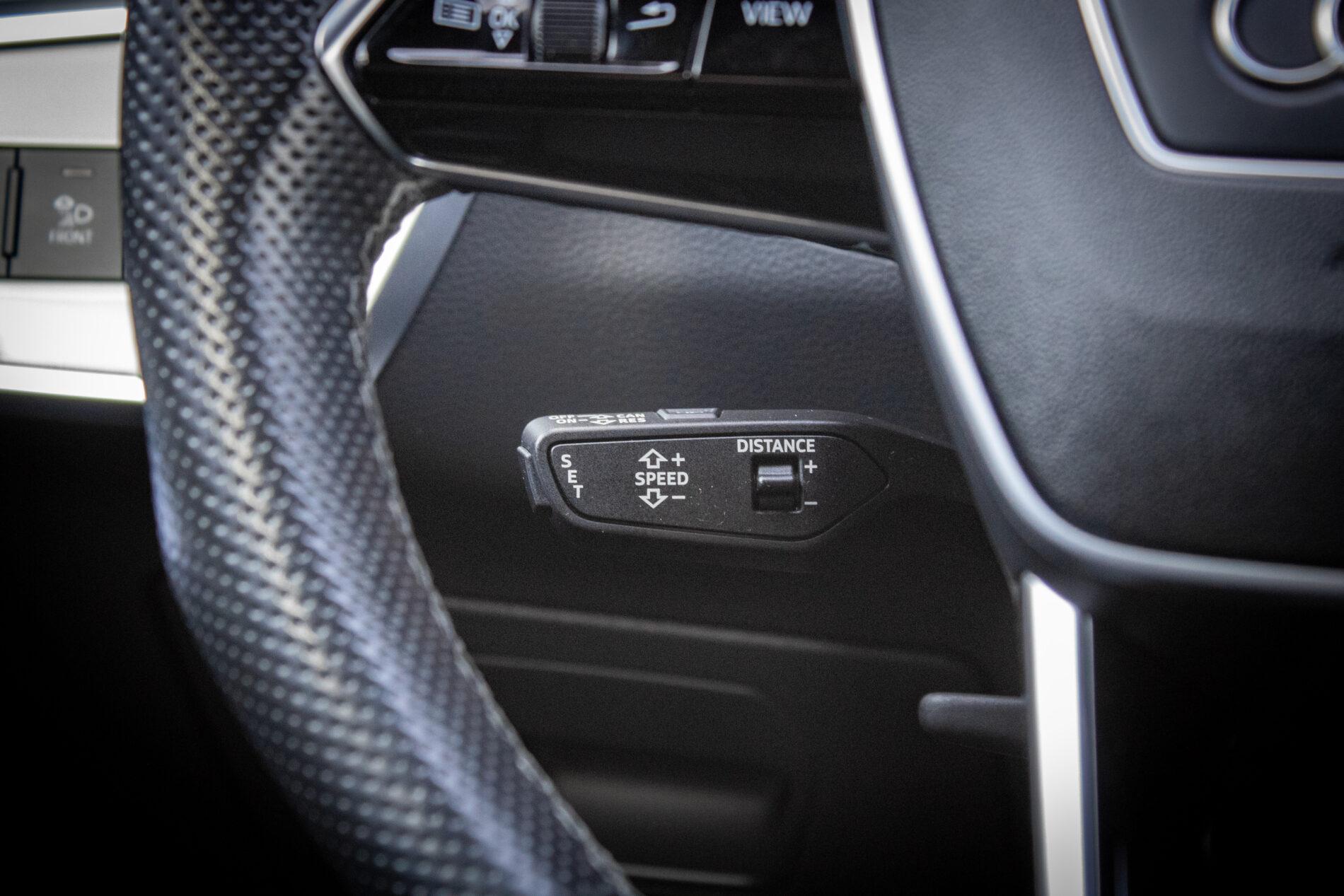 2021 AUDI S6, modrá sedan, 99 467 km