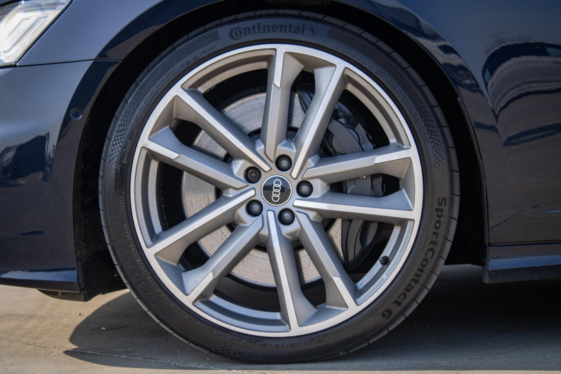 2021 AUDI S6, modrá sedan, 99 467 km