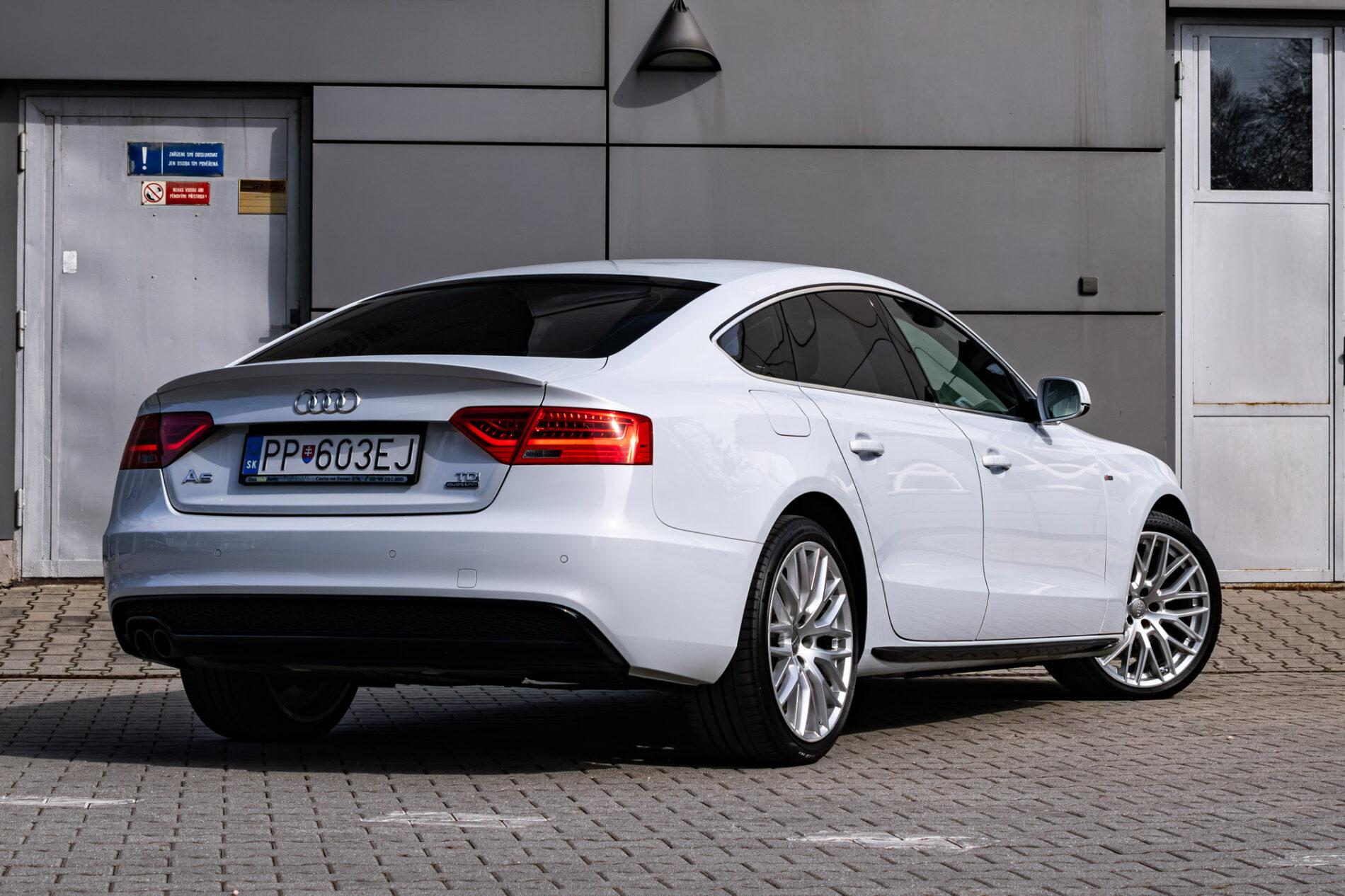 2015 AUDI A5, sivá, 178 367 km